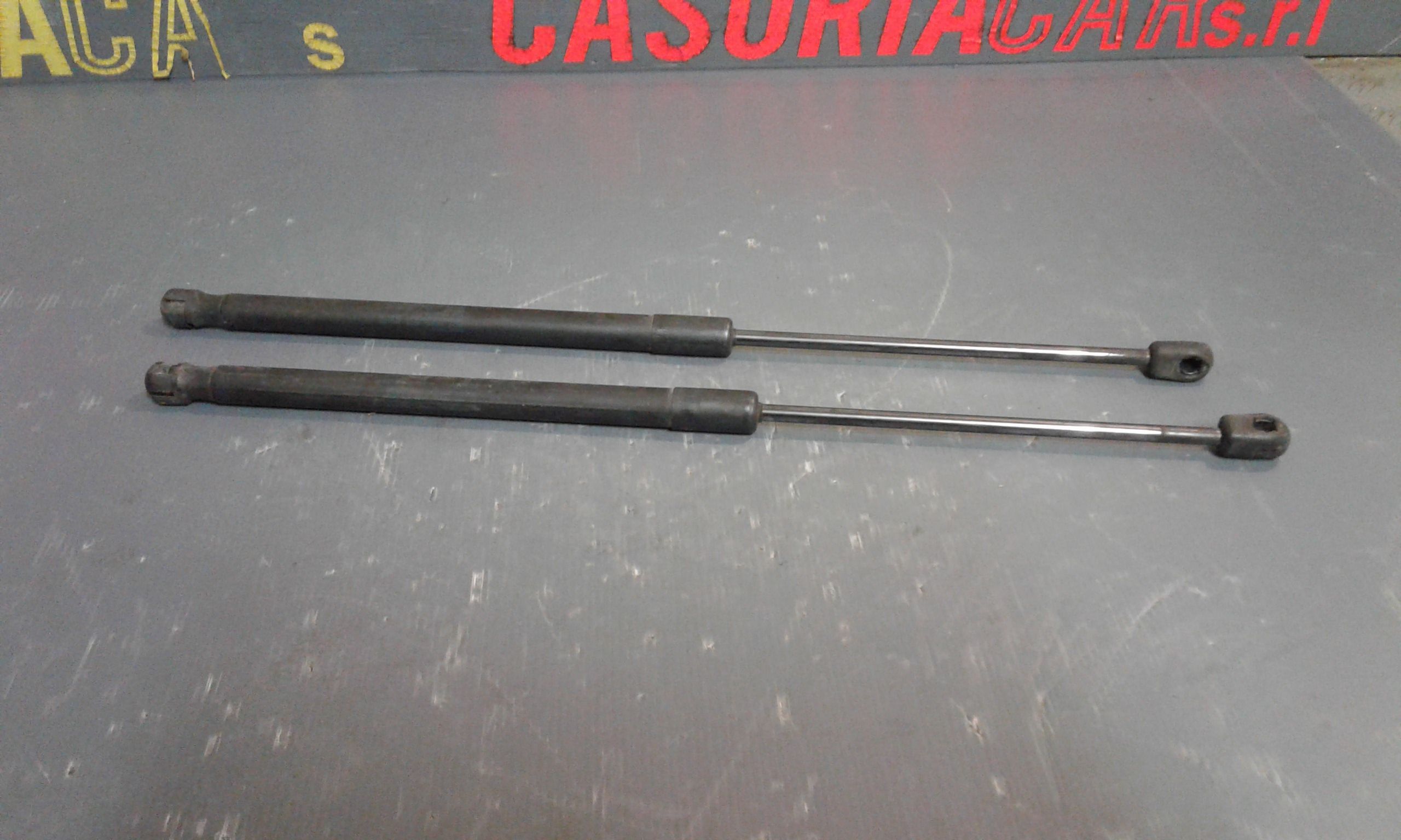 Pistoncini cofano Post. SKODA Octavia Berlina 2 Serie