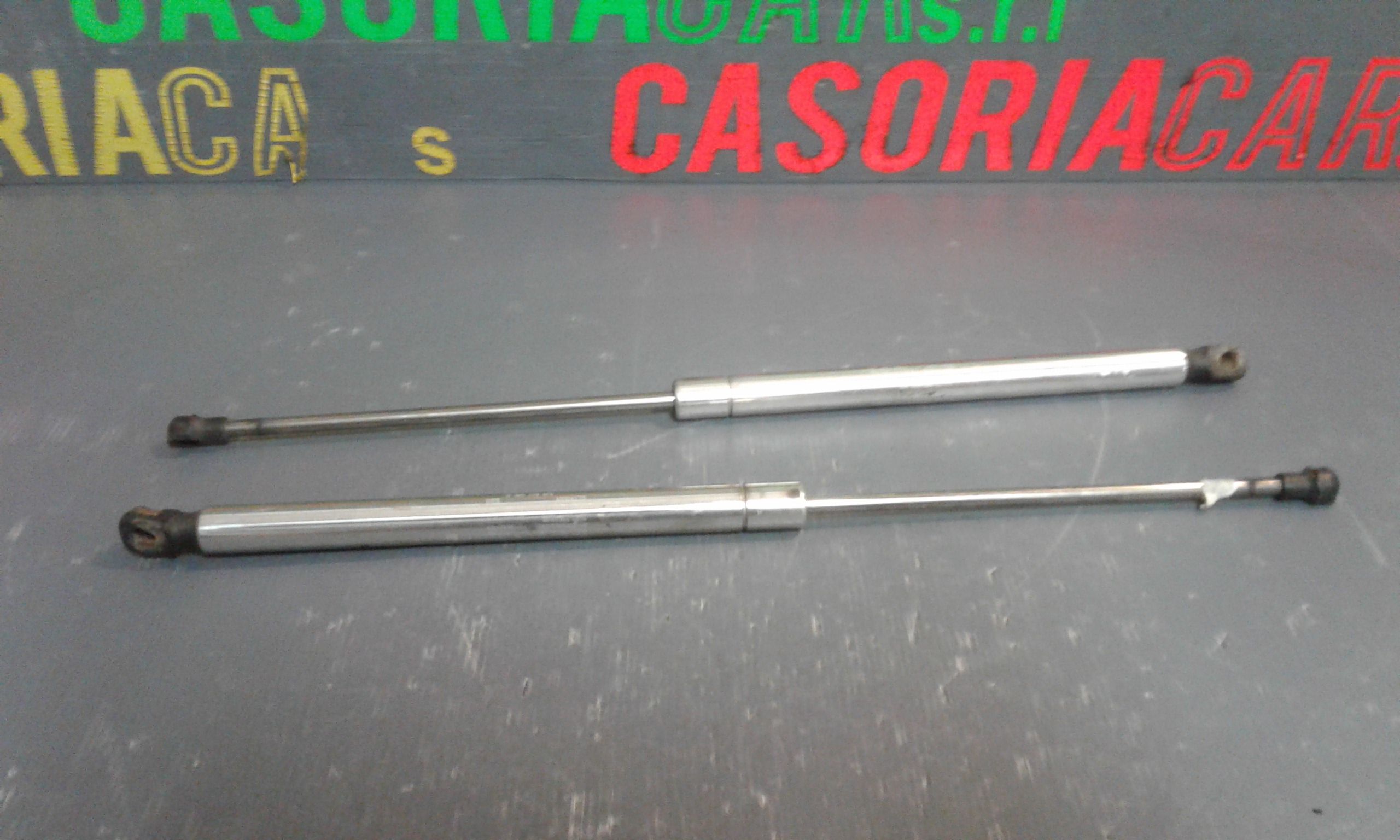 Pistoncini cofano Post. VOLKSWAGEN Passat Berlina 3 Serie