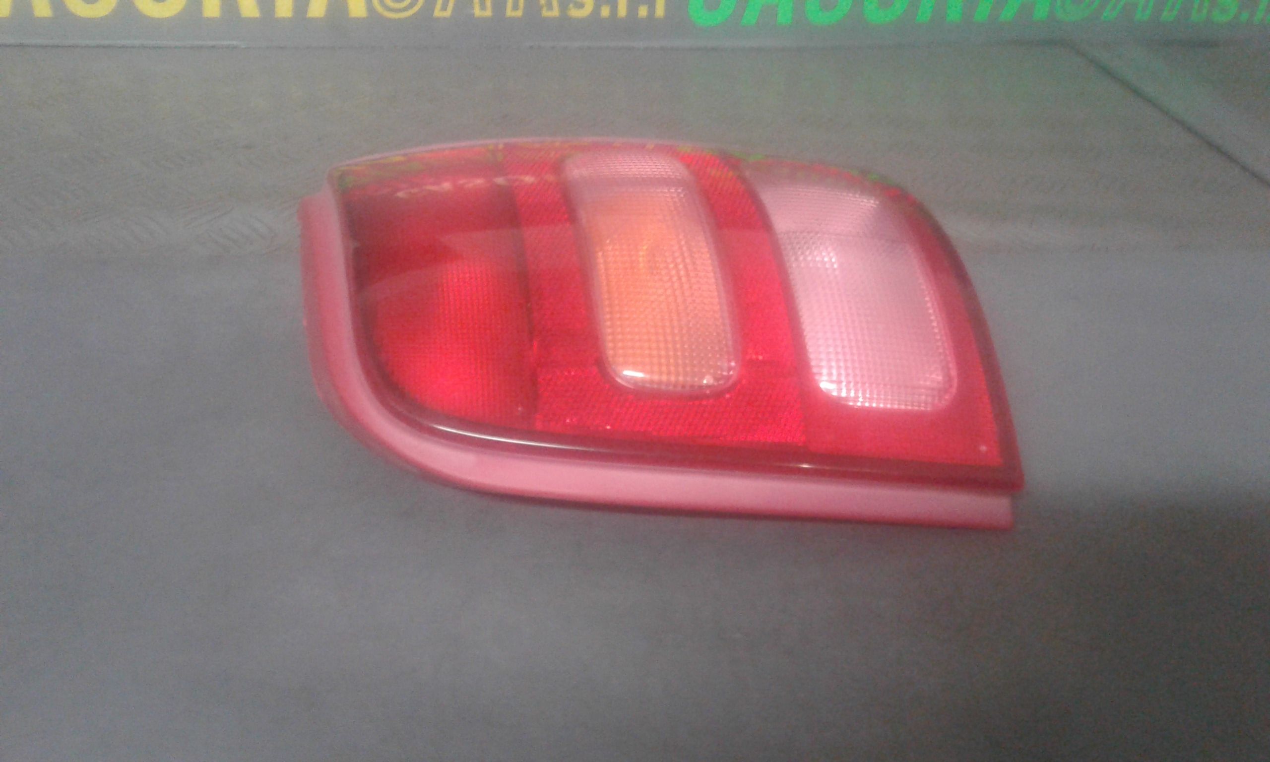 Stop posteriore Destro Passeggero NISSAN Micra 3 Serie