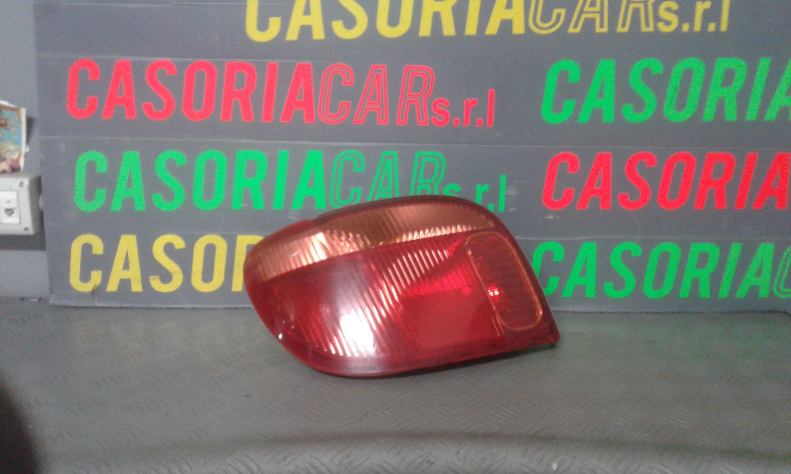 Stop Posteriore sinistro lato Guida TOYOTA Yaris 2 Serie