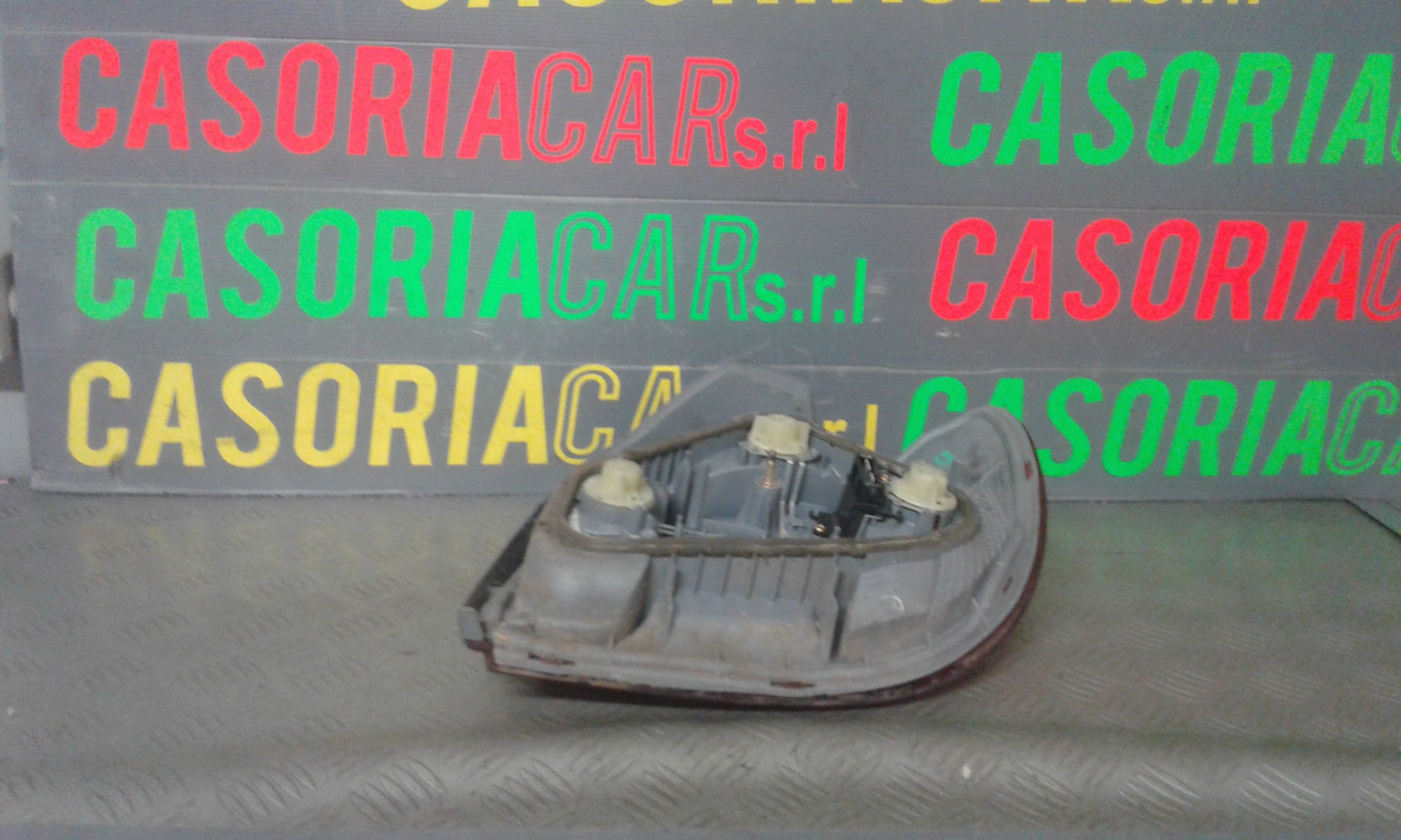 Stop Posteriore sinistro lato Guida TOYOTA Yaris 2 Serie