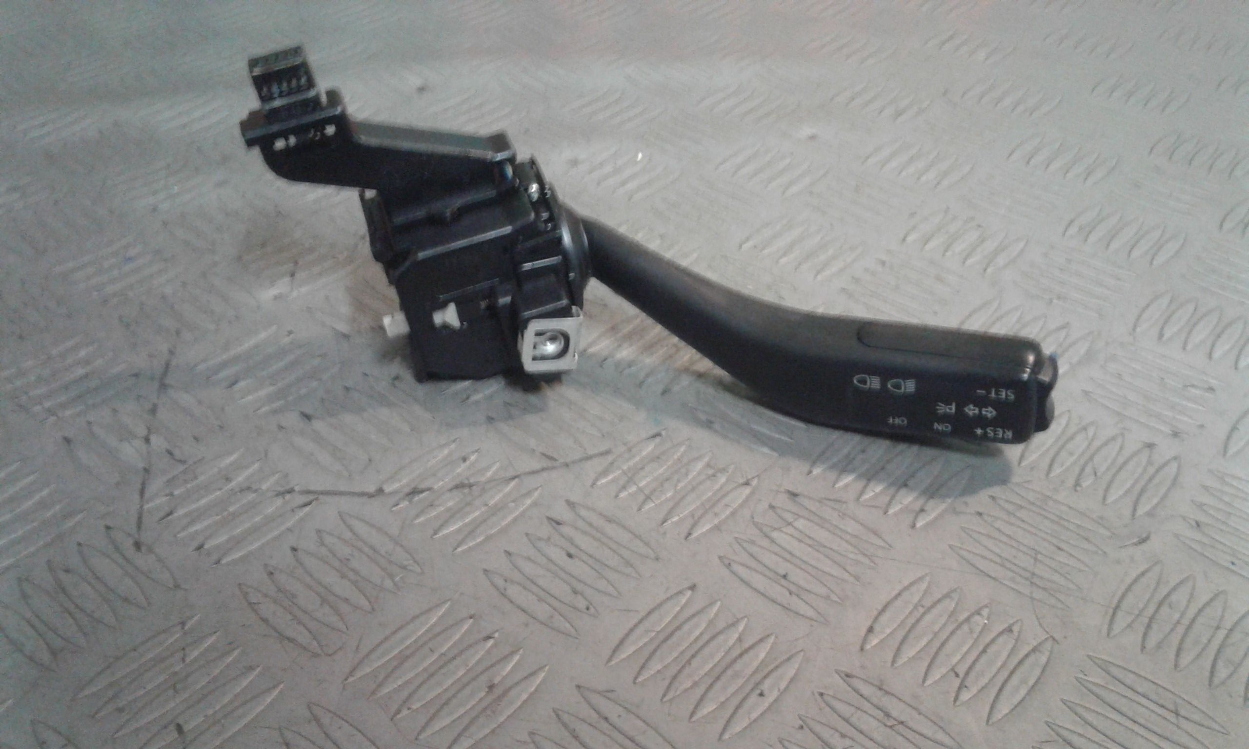 Devioluci VOLKSWAGEN Golf 5 Berlina