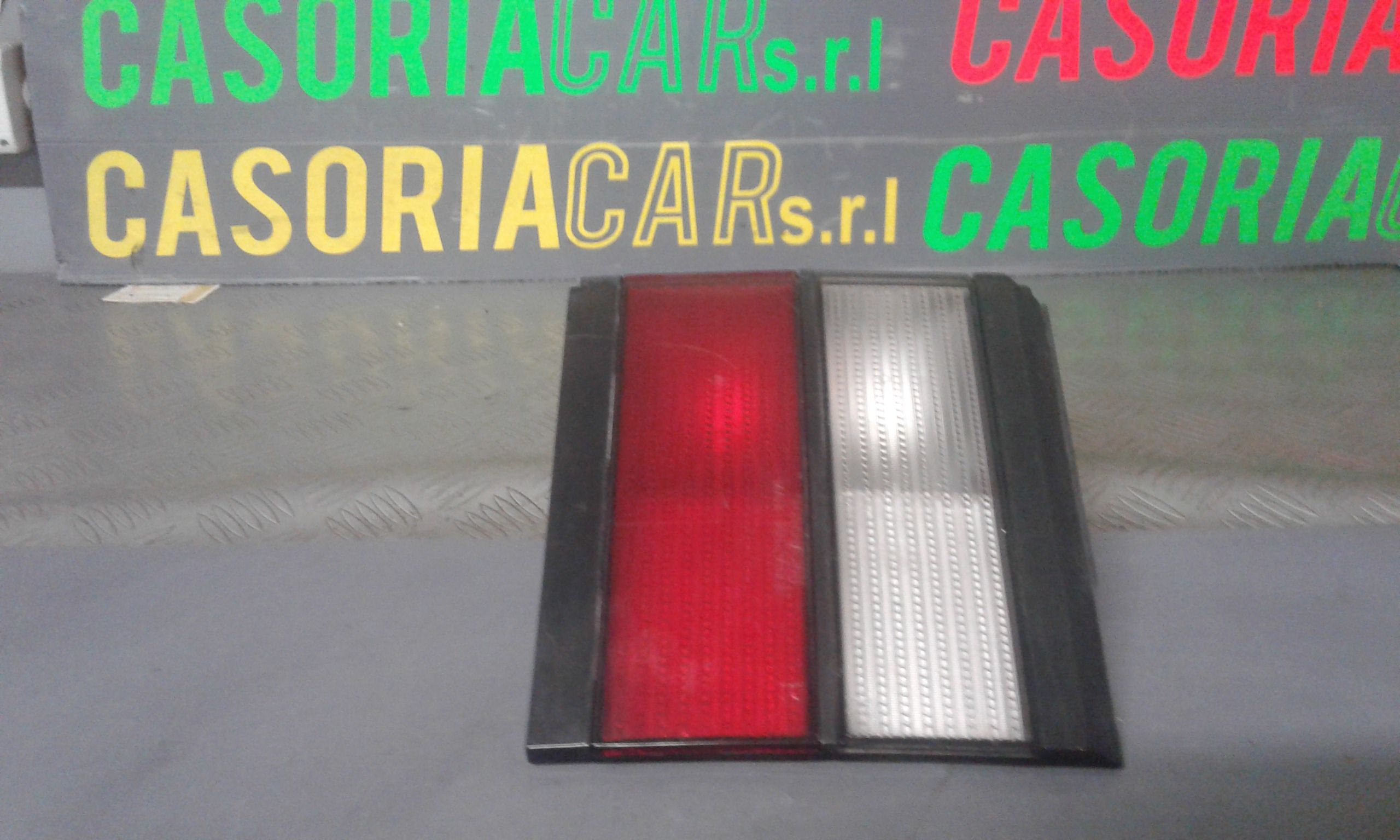 Stop Posteriore Destro Integrato nel Portello VOLKSWAGEN Passat Berlina 1 Serie