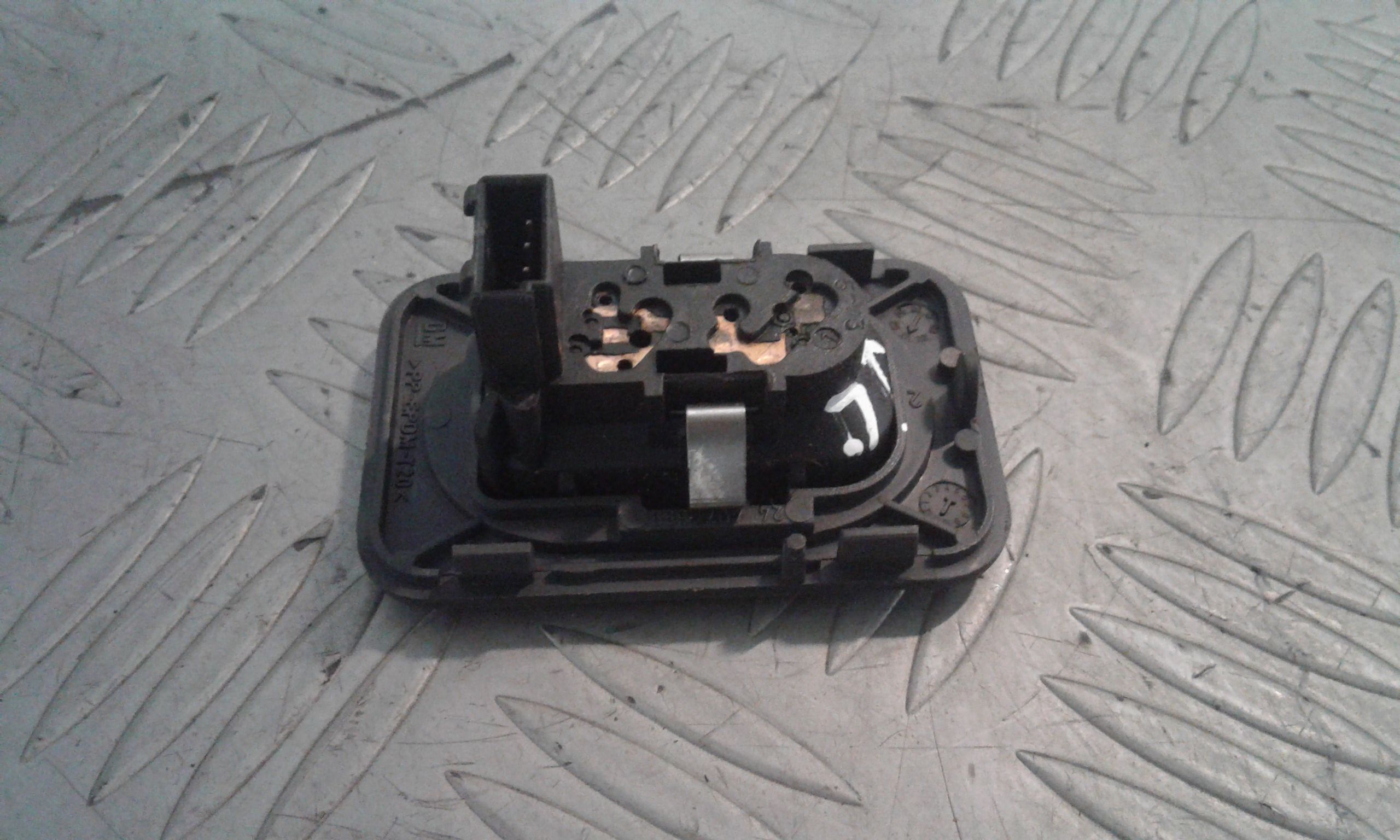 Pulsantiera Anteriore Destra Passeggero OPEL Corsa C 3P 1 Serie