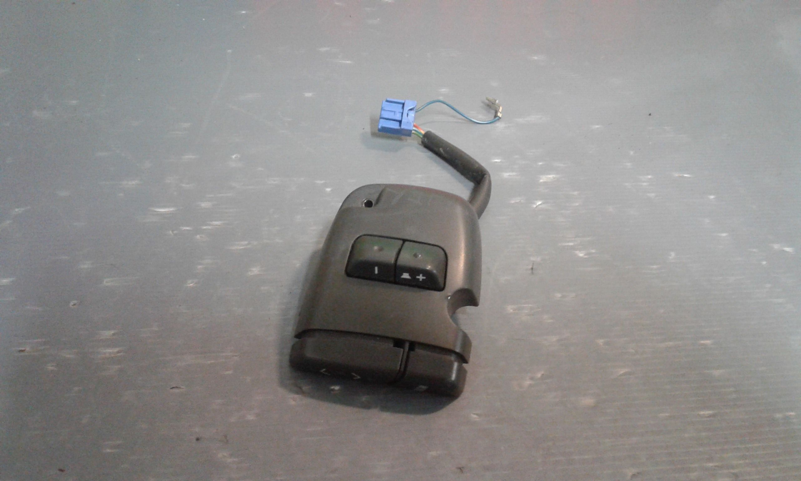 Comandi al volante multifunzione TOYOTA Yaris 2 Serie