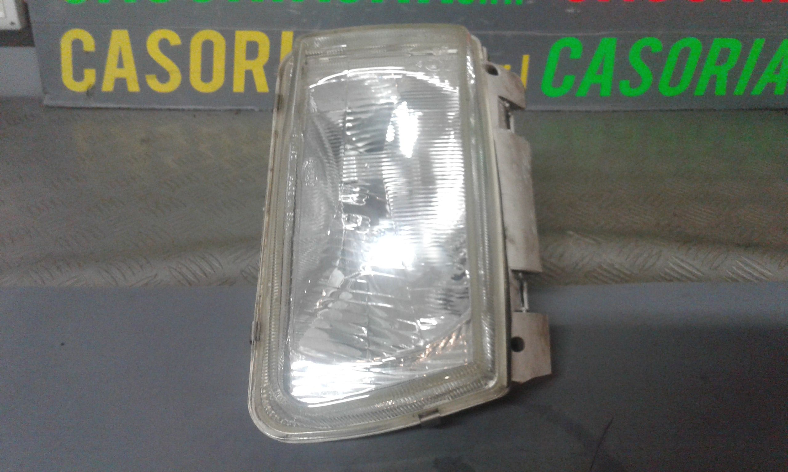 Faro anteriore Destro Passeggero VOLKSWAGEN Polo 3 Serie