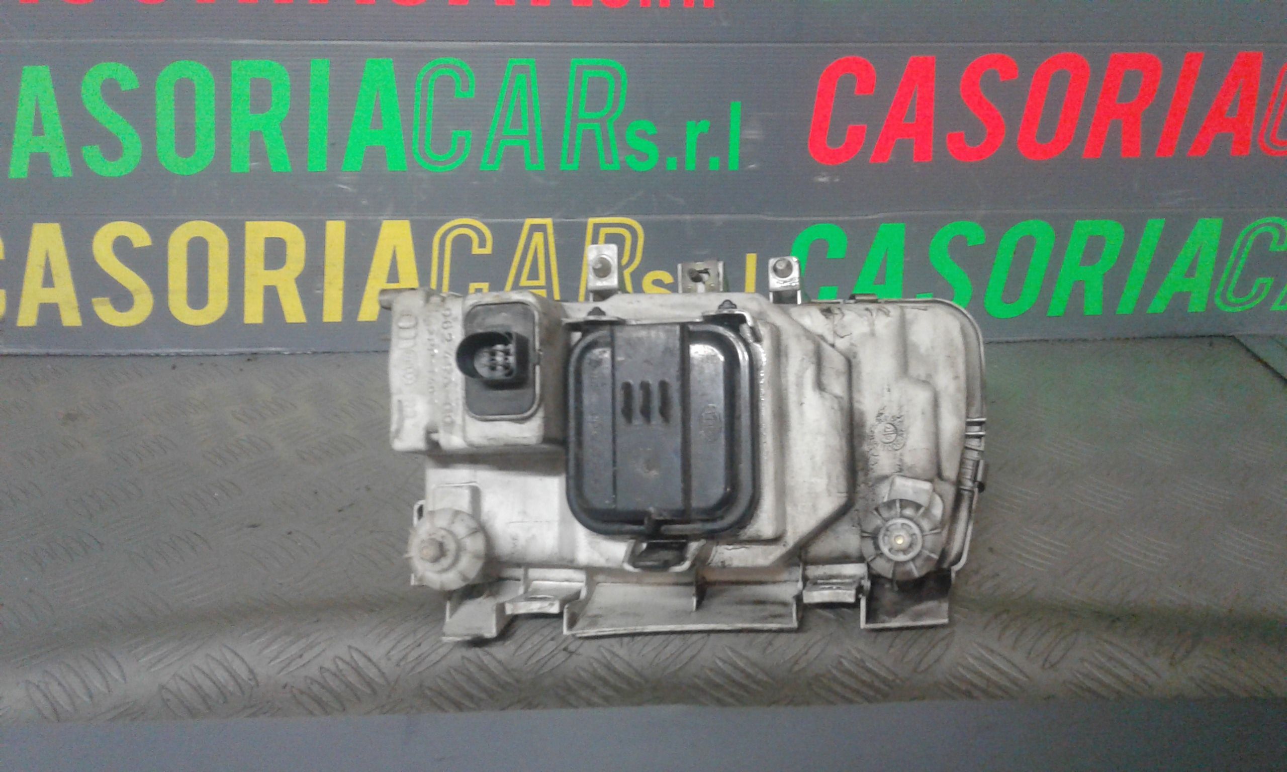 Faro anteriore Destro Passeggero VOLKSWAGEN Polo 3 Serie