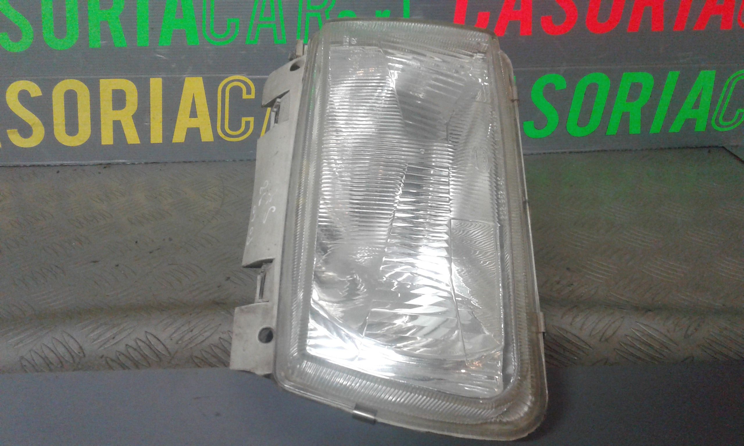 Faro anteriore Sinistro Guida VOLKSWAGEN Polo 3 Serie