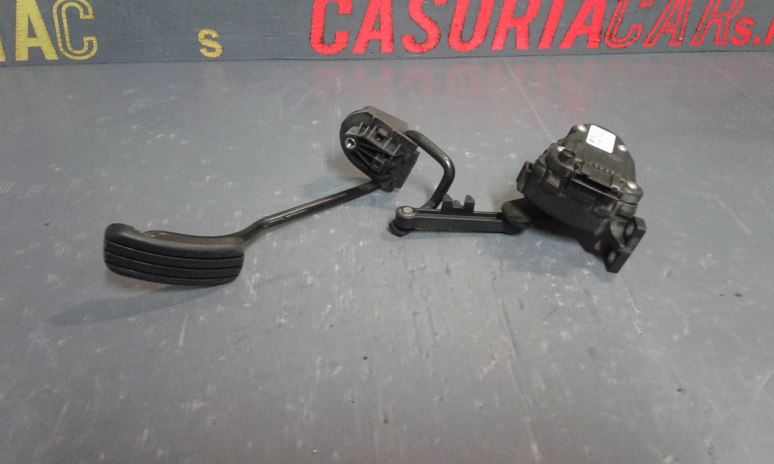 Pedale acceleratore RENAULT Kangoo 4 Serie