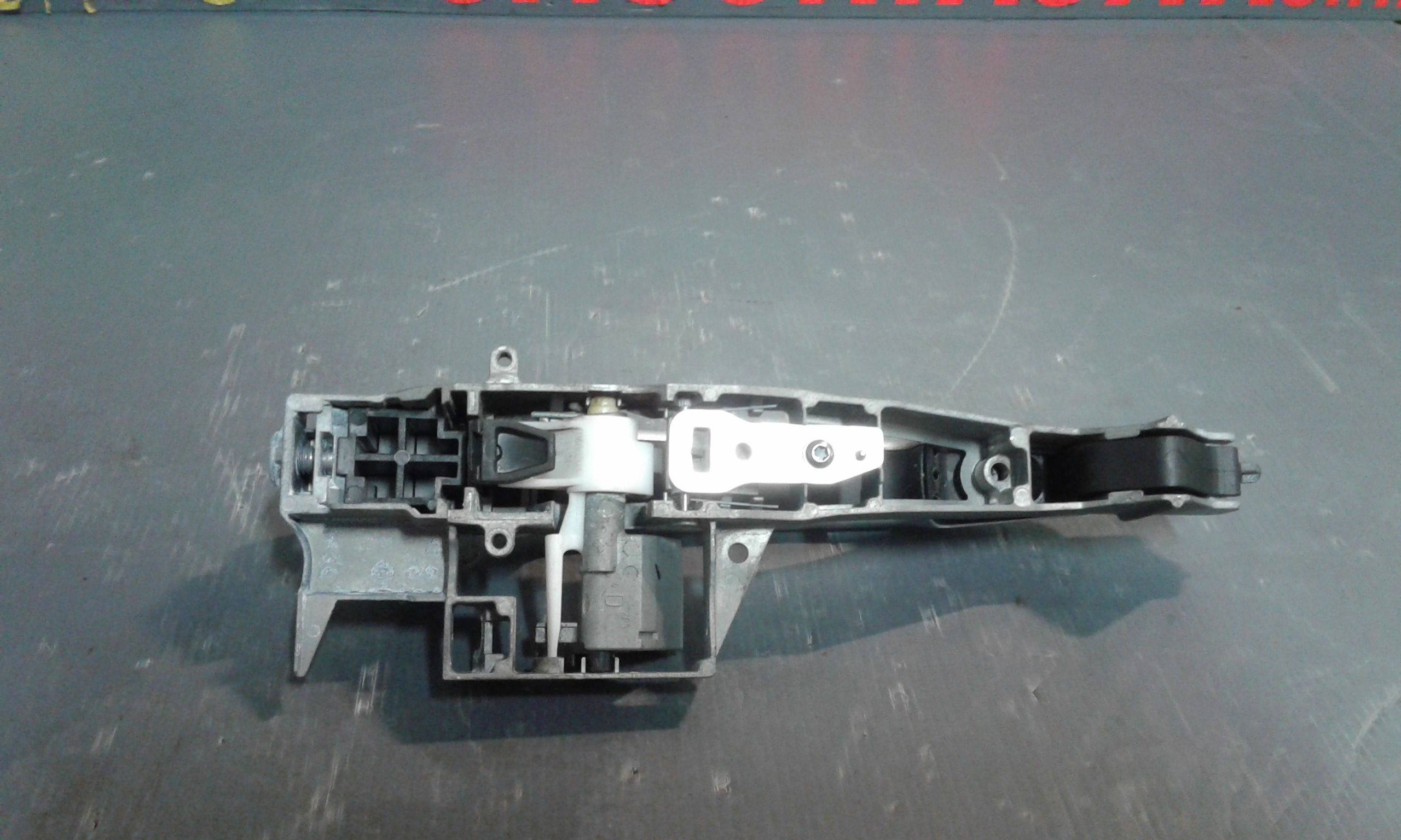 Maniglia esterna Posteriore Destra PEUGEOT 3008 1 Serie