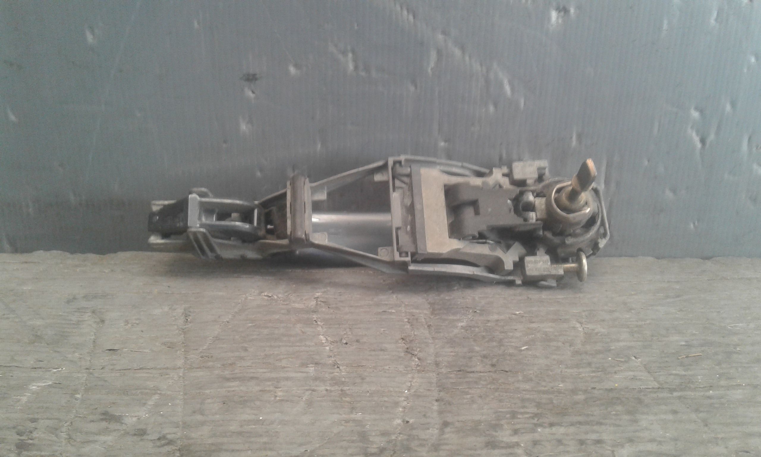 Maniglia esterna Anteriore Sinistra VOLKSWAGEN Polo 4 Serie