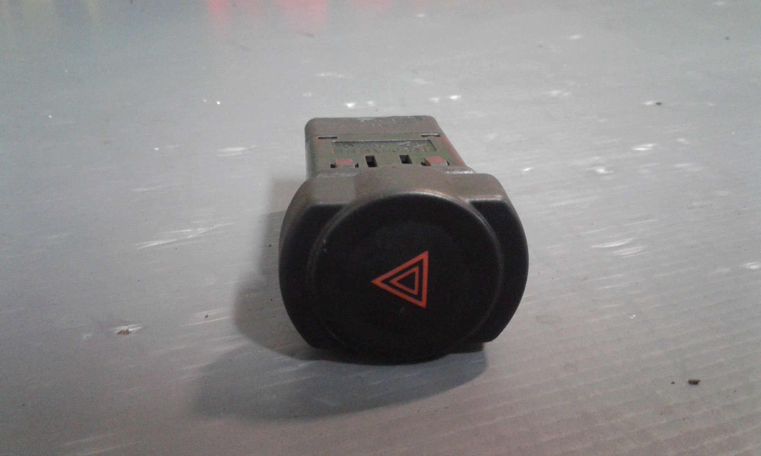 Pulsante luci di emergenza DACIA Sandero 1 Serie