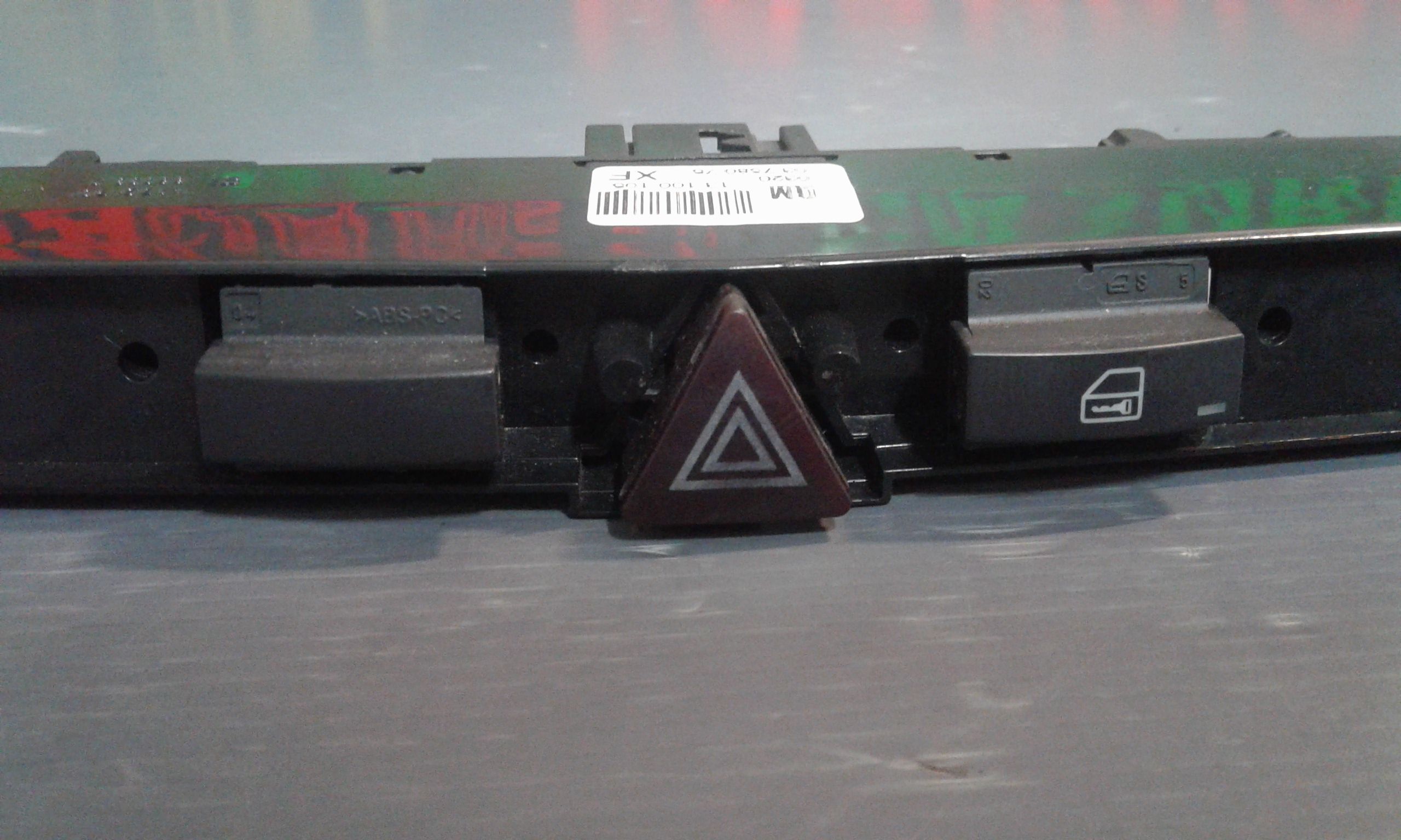 Pulsante luci di emergenza OPEL Astra H S. Wagon