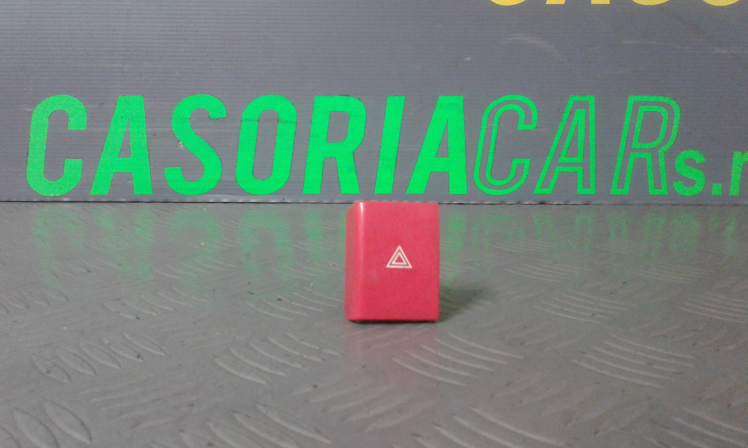 Pulsante luci di emergenza NISSAN Cabstar Serie