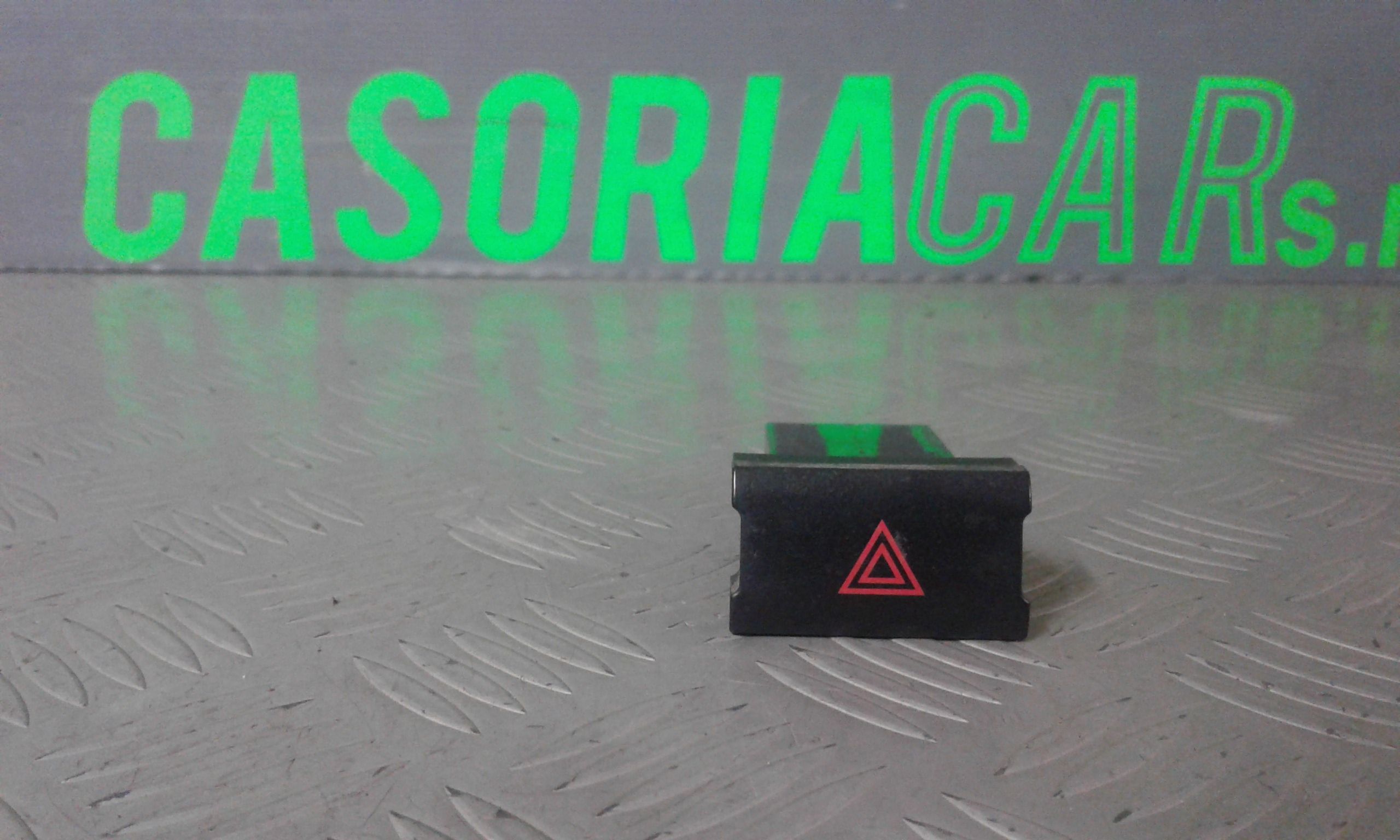 Pulsante luci di emergenza KIA K 2500 1 Serie