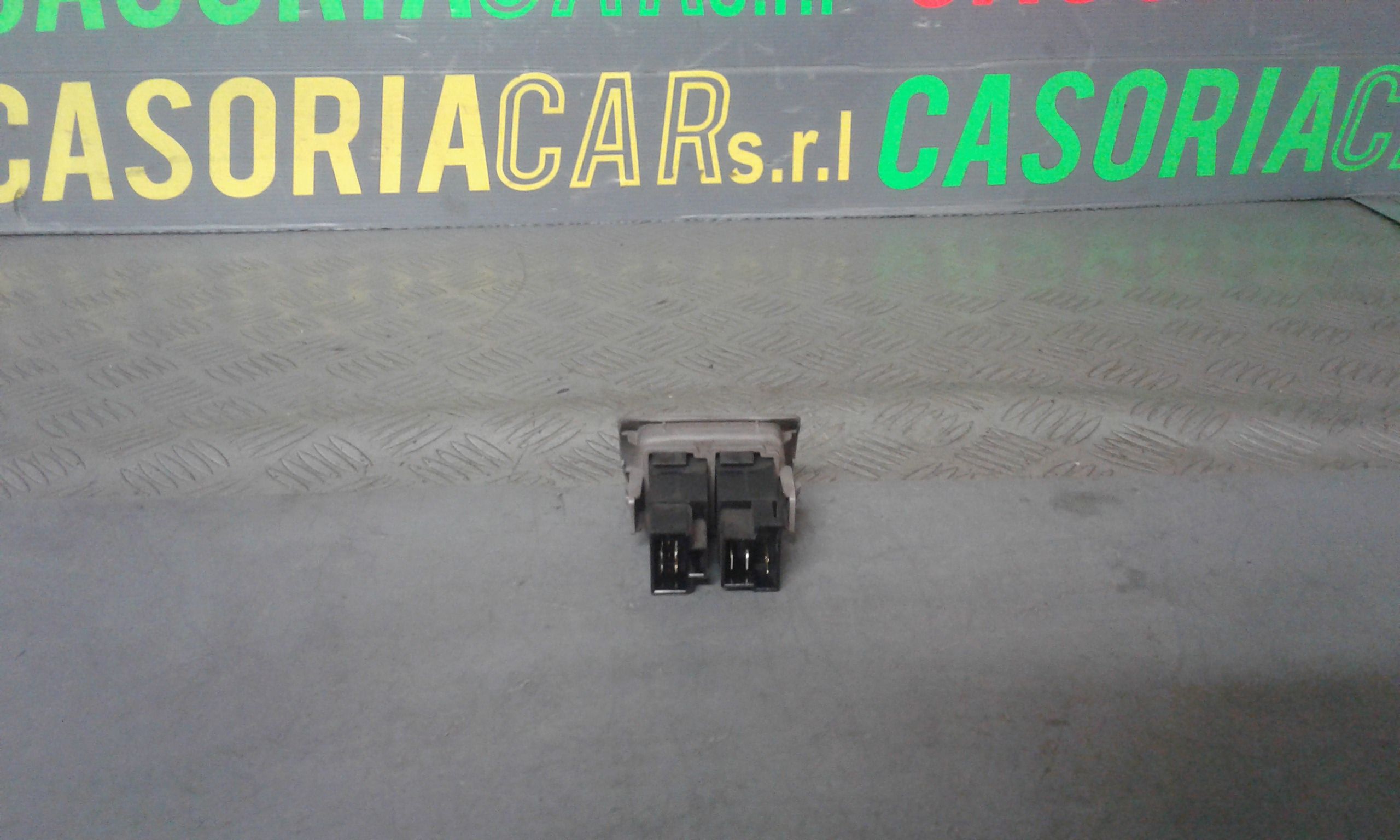 Pulsante luci di emergenza NISSAN Micra 3 Serie