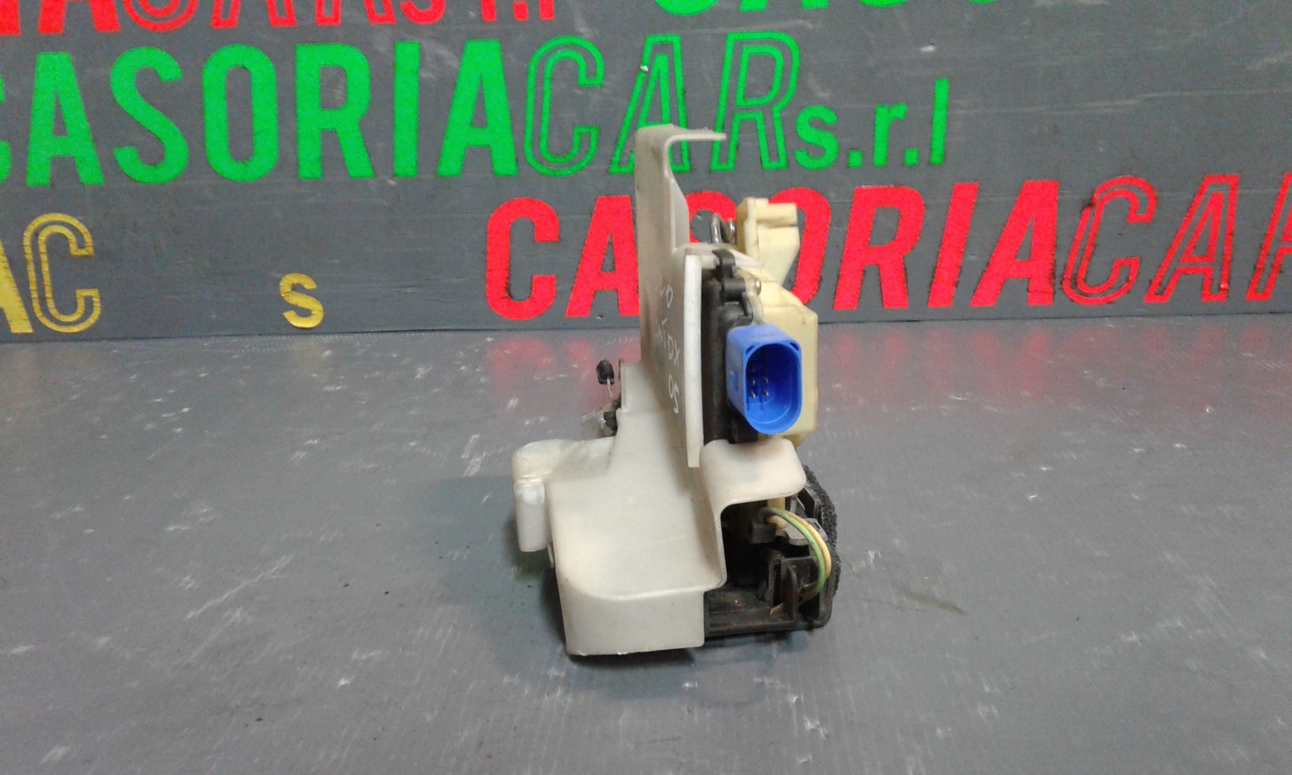 Serratura Anteriore Destra VOLKSWAGEN Polo 4 Serie