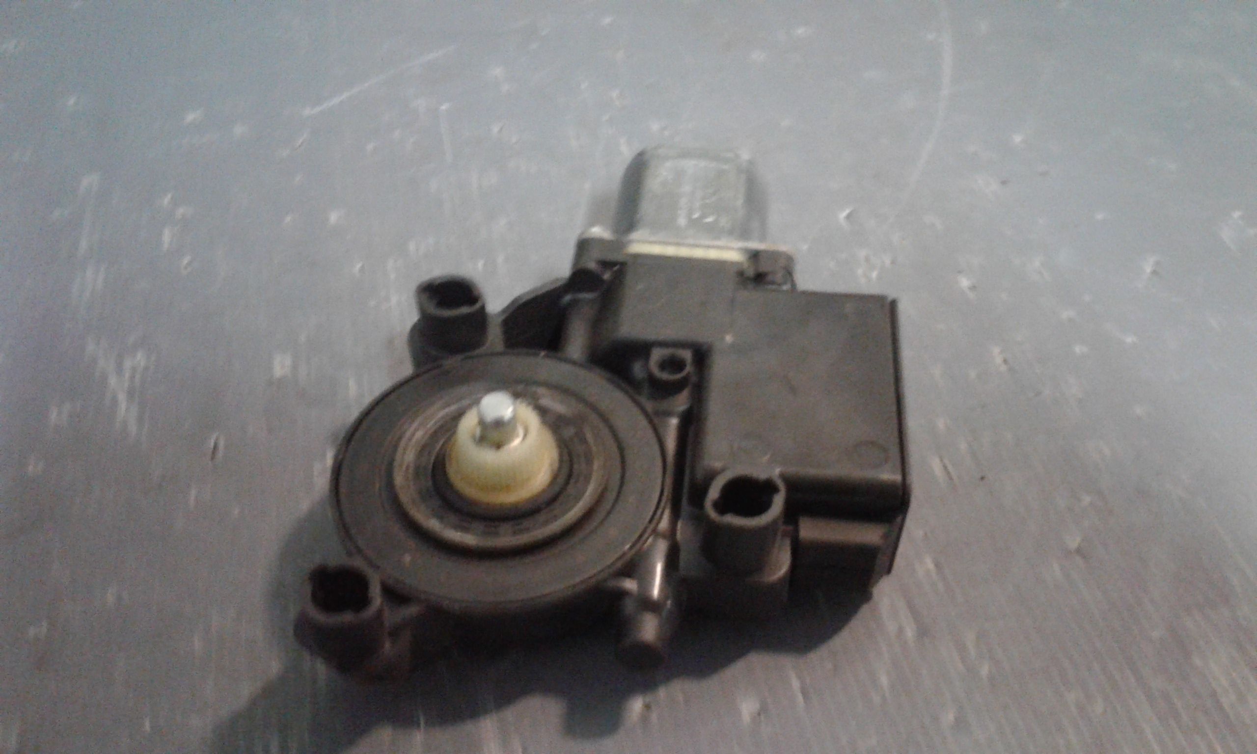 Motorino Alzavetro posteriore Sinistro VOLKSWAGEN Polo 5 Serie