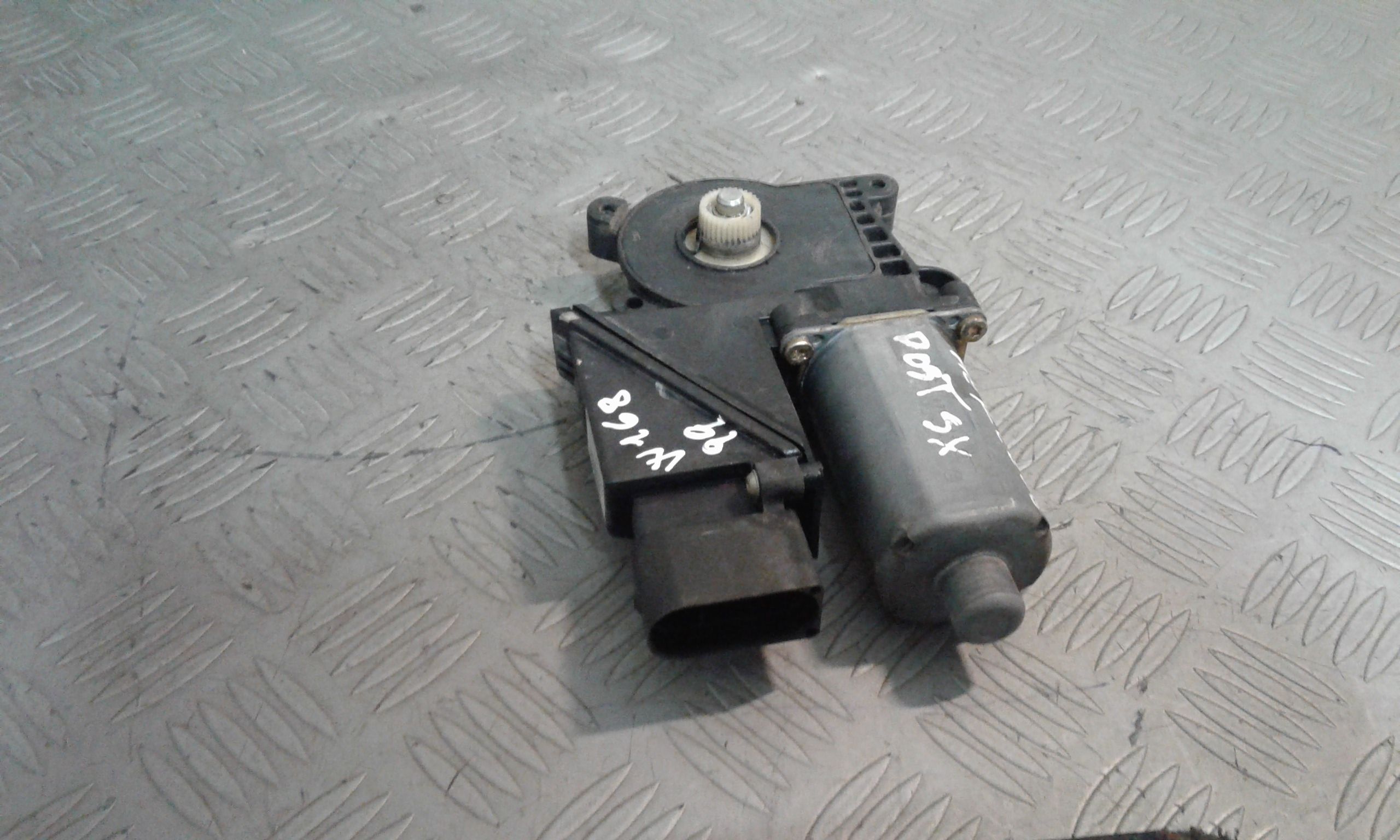 Motorino Alzavetro posteriore Sinistro MERCEDES Classe A W168 1 Serie