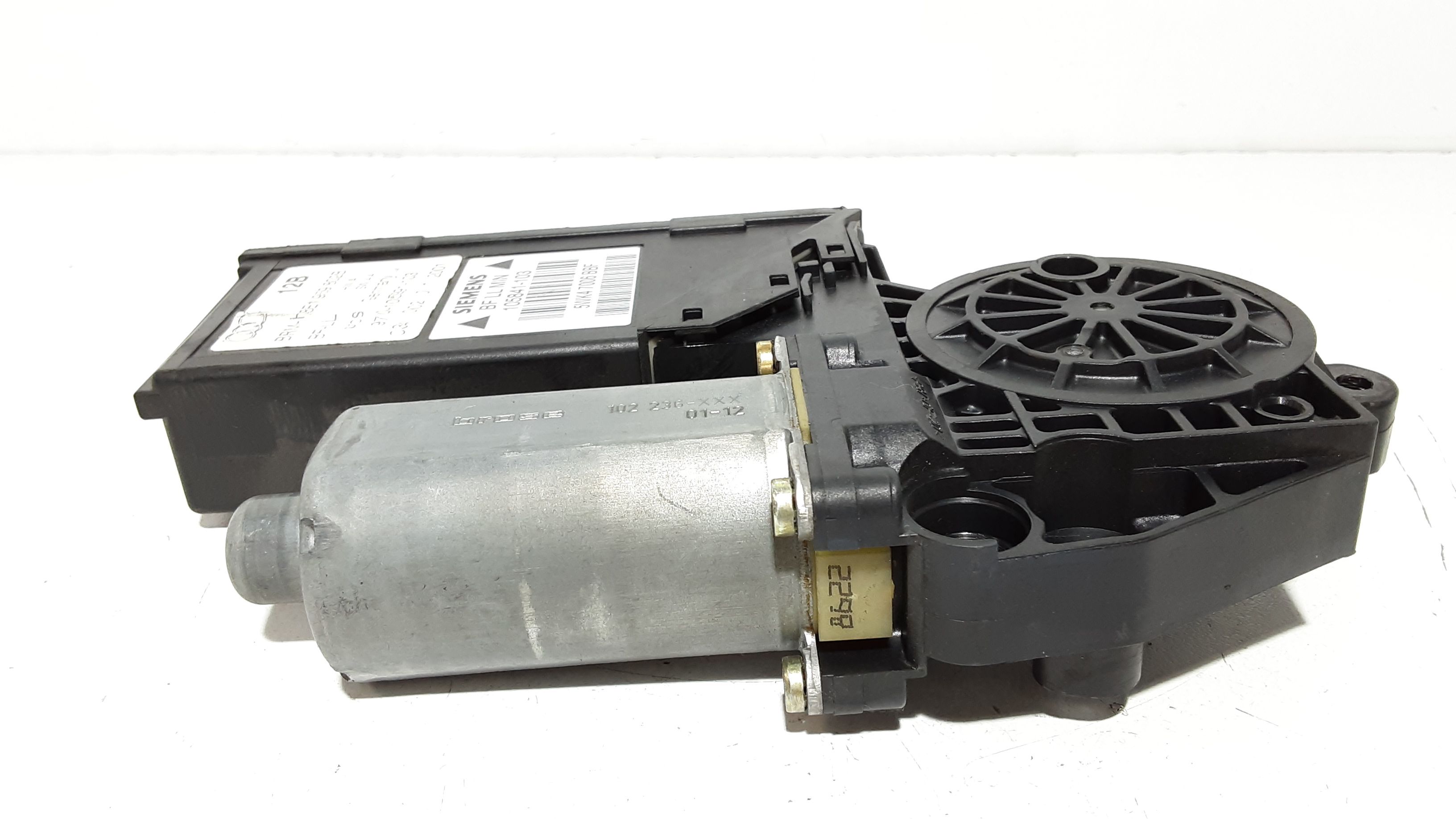 Motorino Alzavetro anteriore destra AUDI A4 Avant (8E) 1 serie