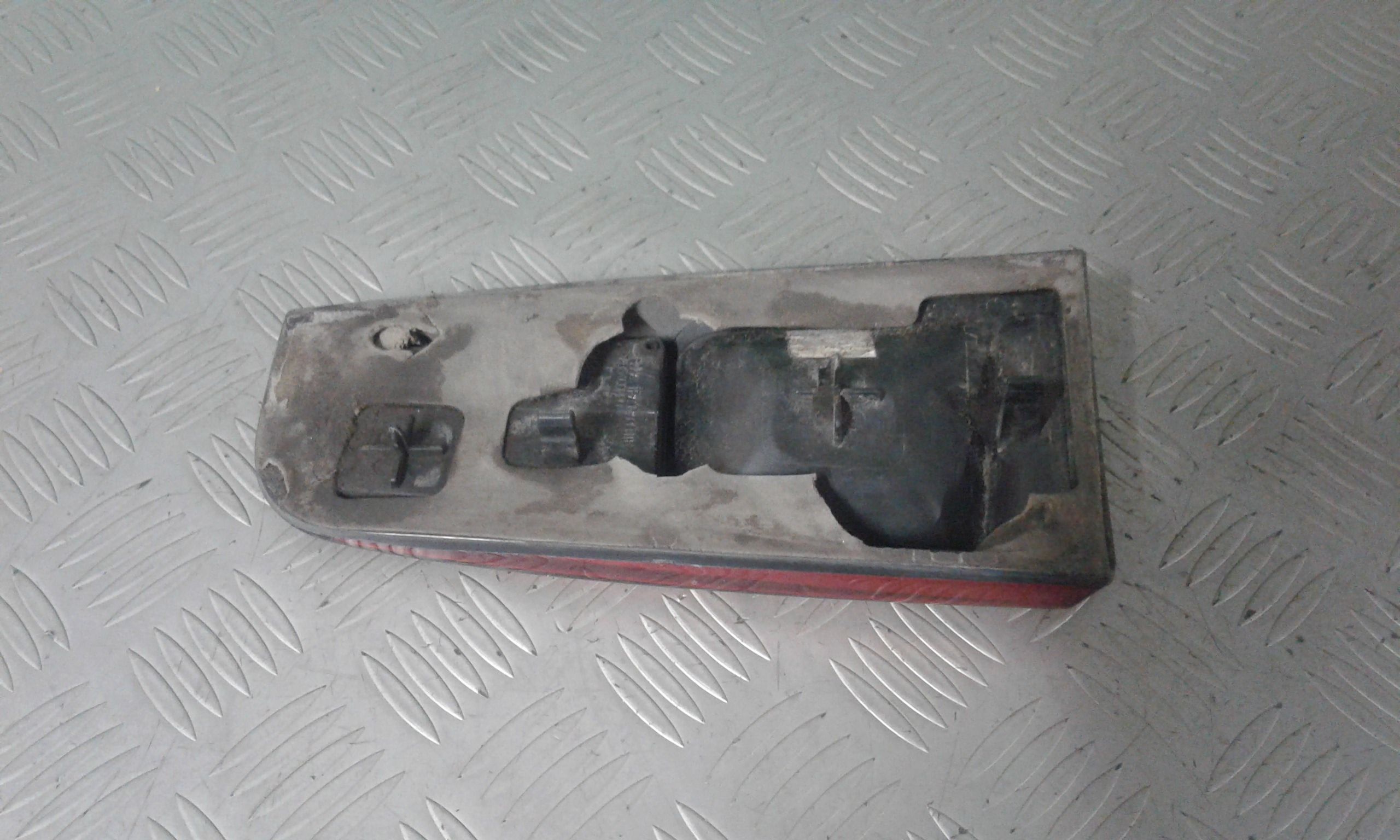 Catarifrangente riflettore portellone DX passegg. FIAT Punto Berlina 3P 3 Serie