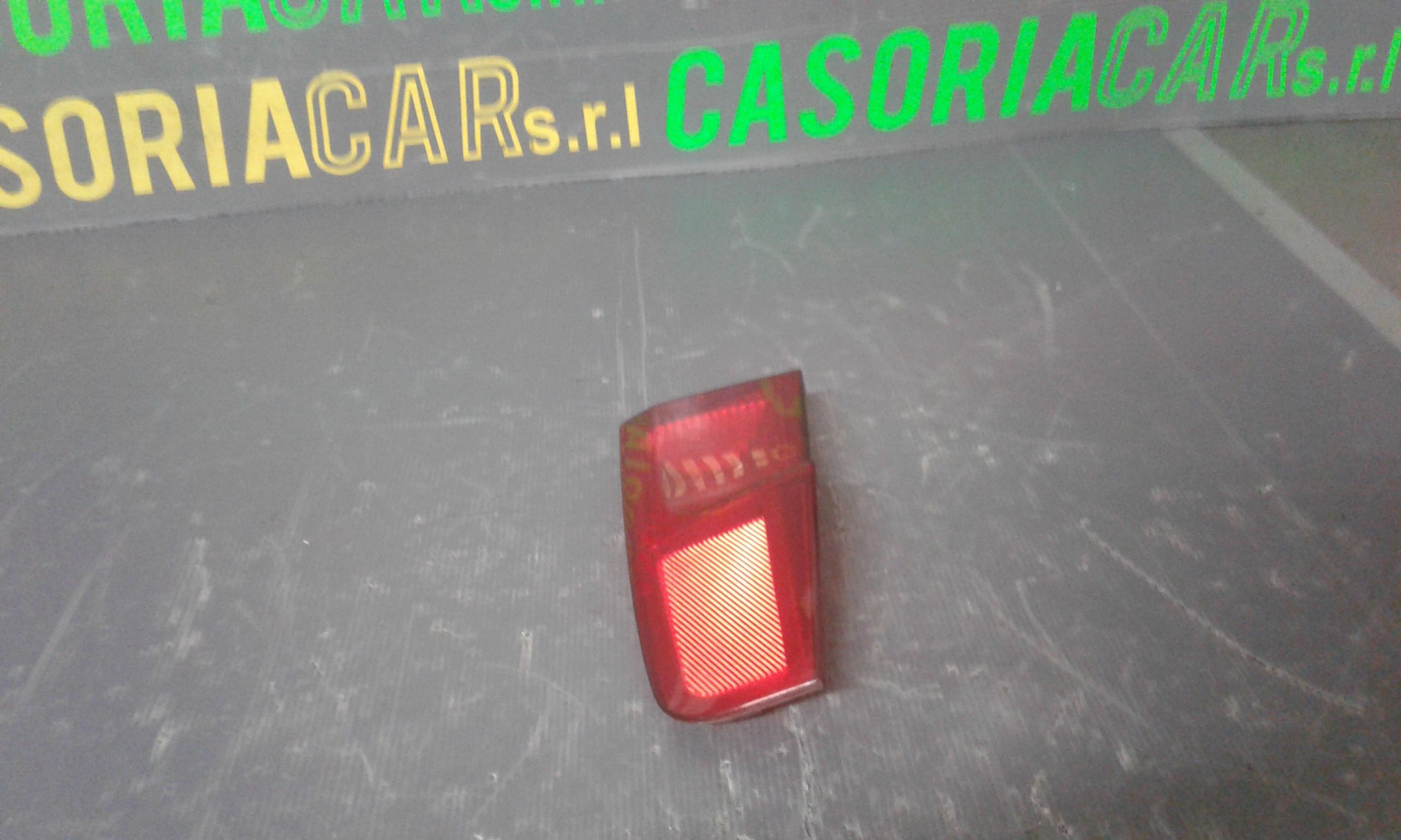 Catarifrangente riflettore portellone DX passegg. FIAT Punto Berlina 3P 3 Serie