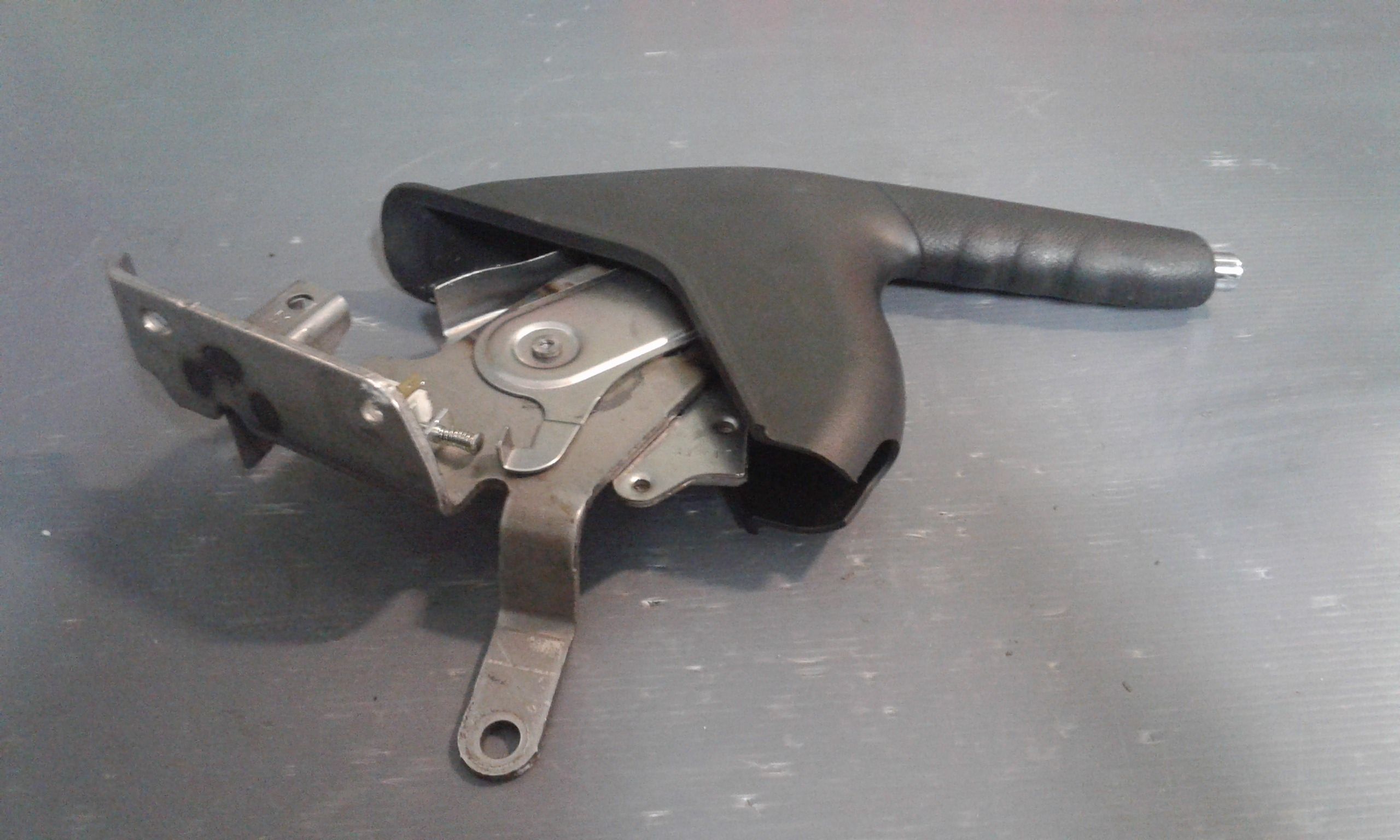 Leva Freno a Mano FORD Fiesta 6 Serie