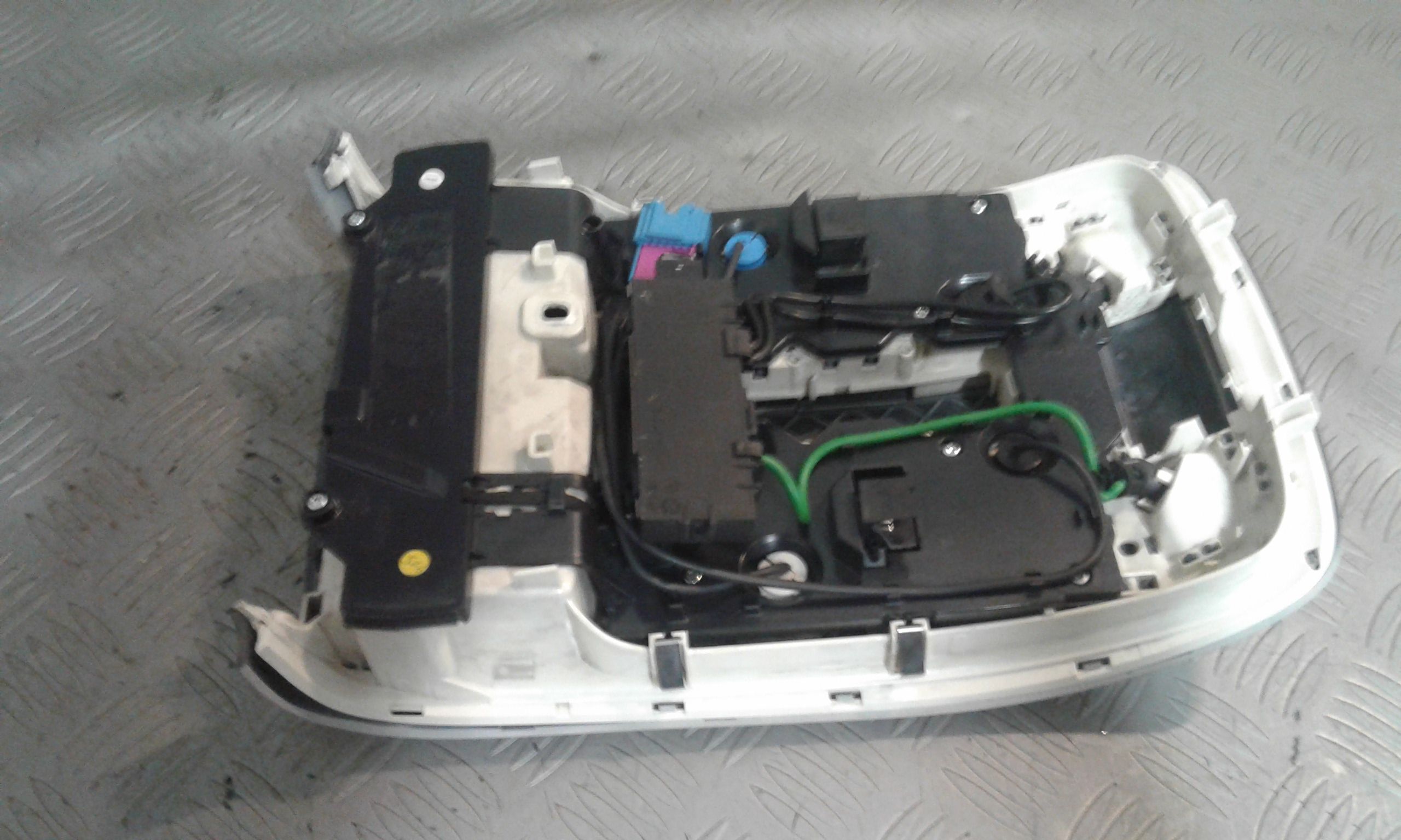 Luce di cortesia anteriore AUDI A8 3 Serie