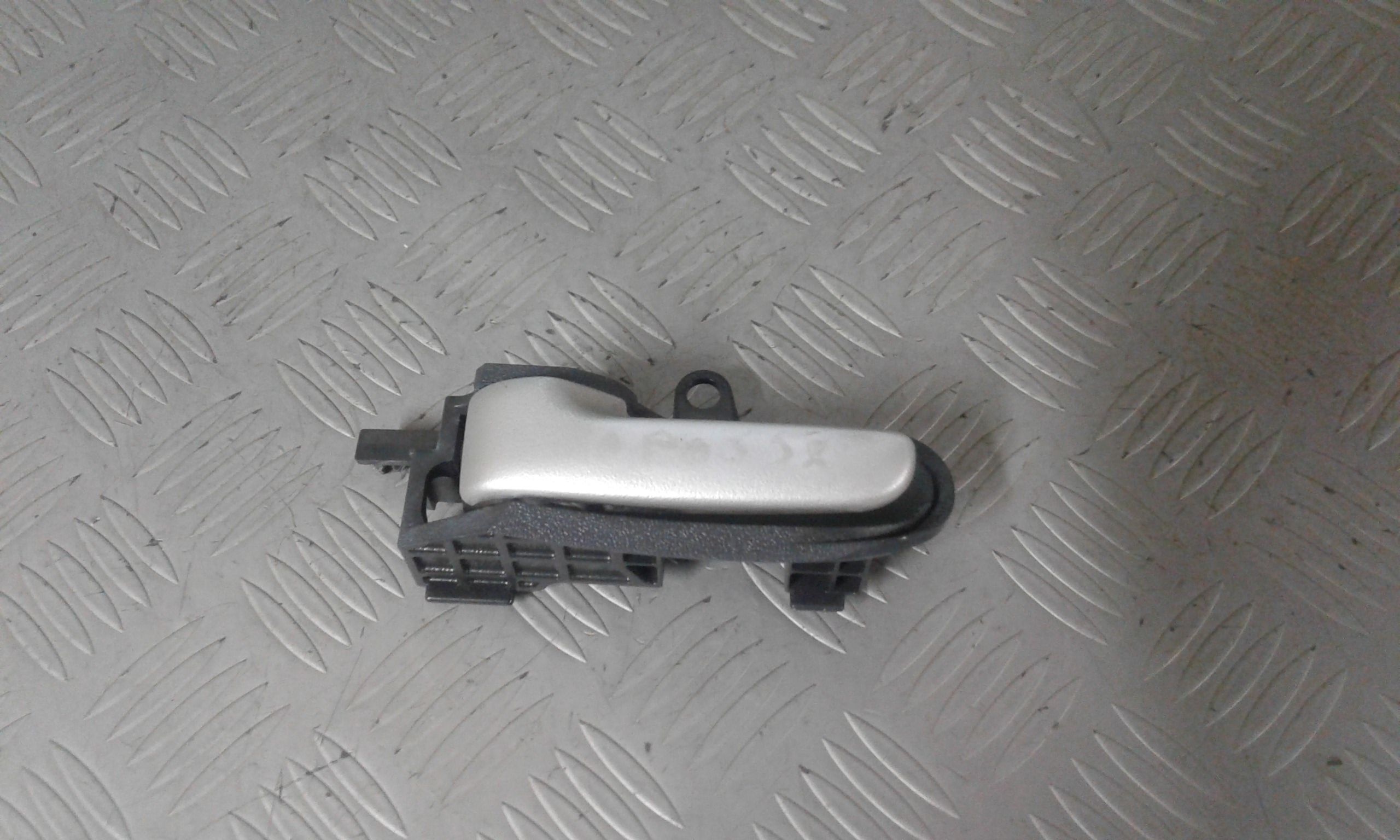 Maniglia interna Posteriore Sinistra TOYOTA Yaris 2 Serie