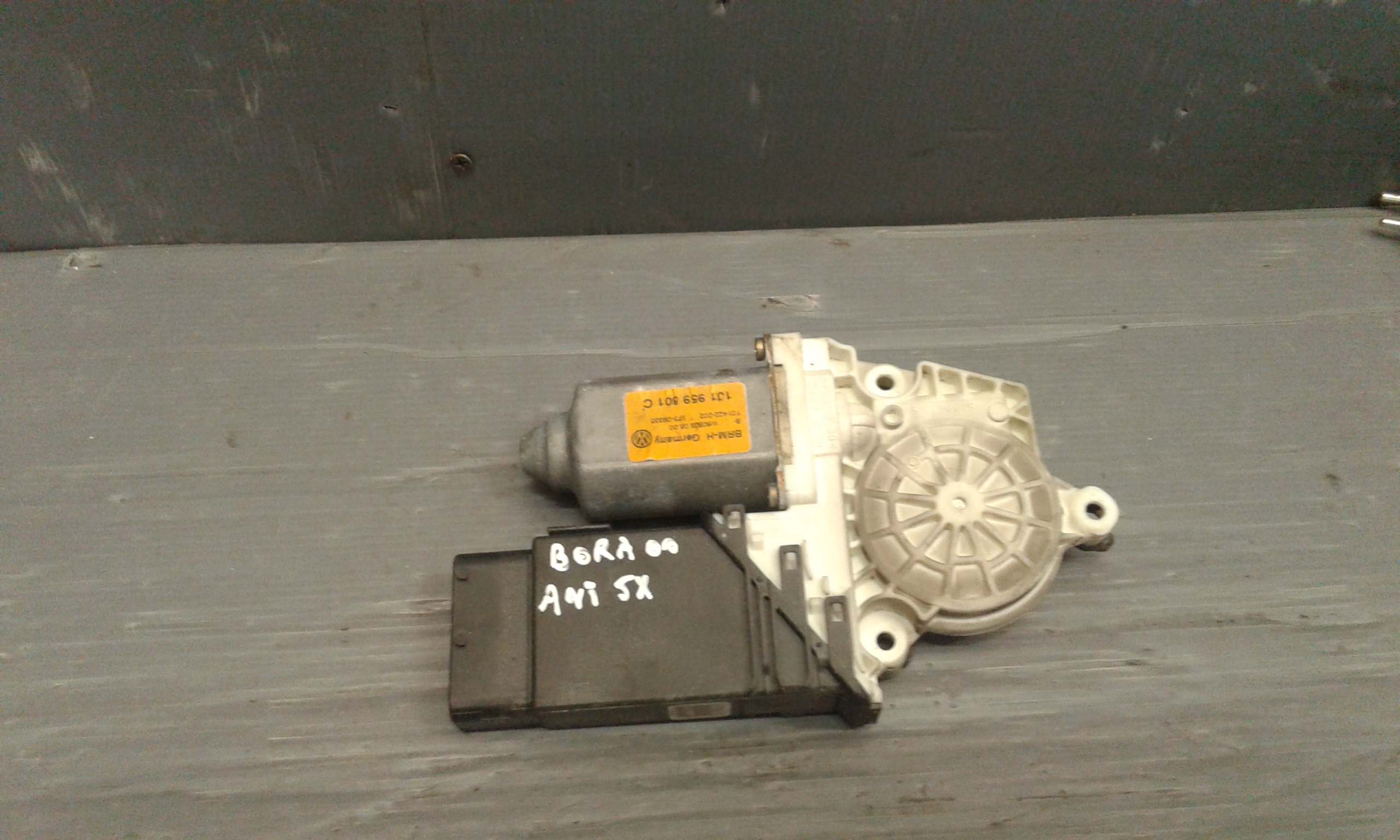 Motorino Alzavetro anteriore Sinistro VOLKSWAGEN Bora Berlina