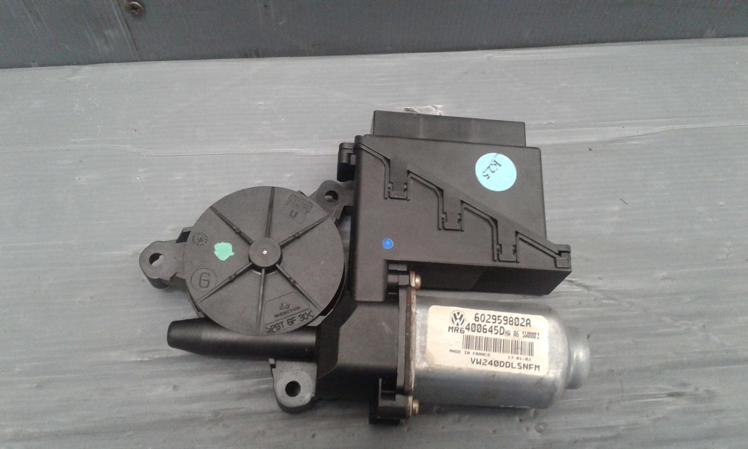 Motorino Alzavetro anteriore Sinistro VOLKSWAGEN Polo 4 Serie