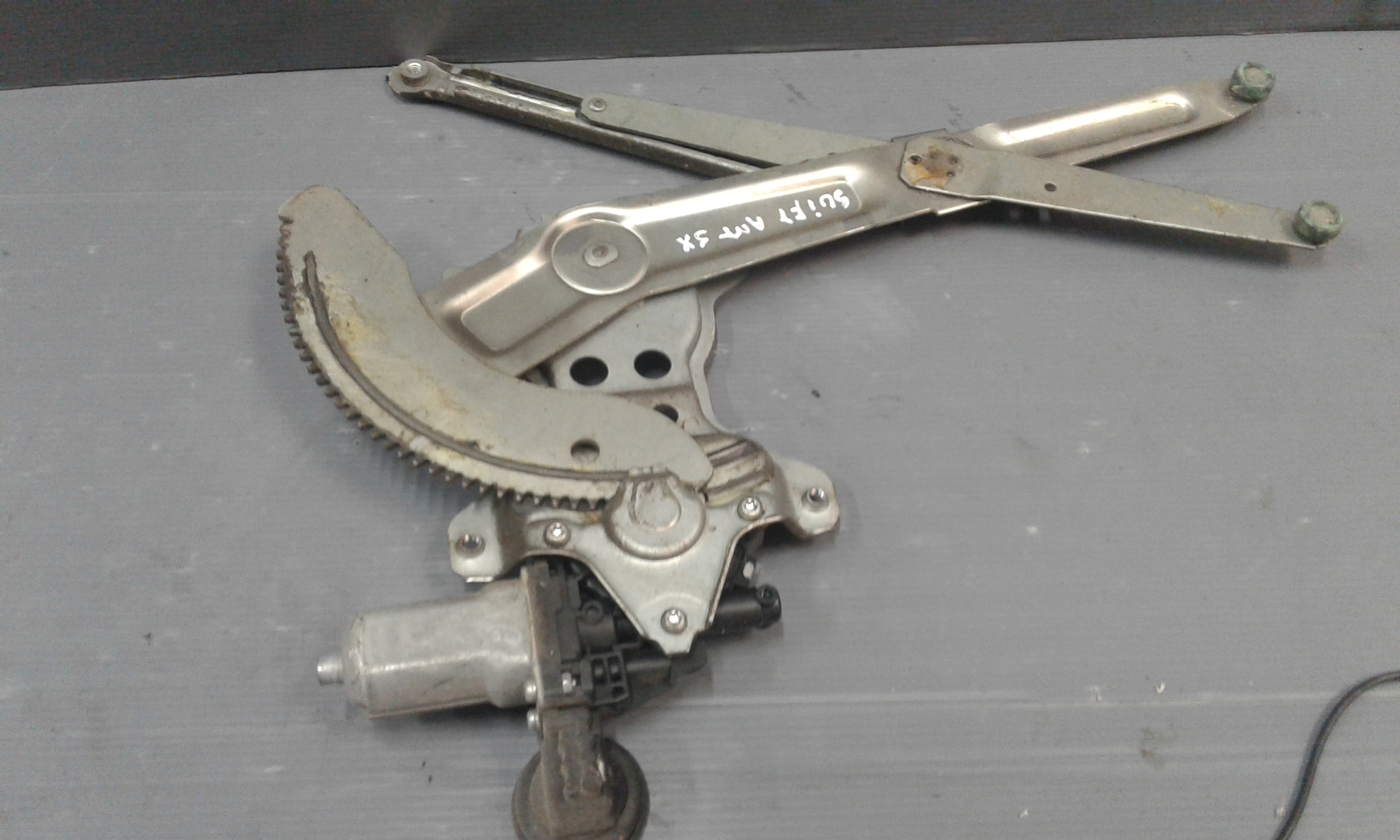 Cremagliera anteriore sinistra Guida SUZUKI Swift 4 Serie