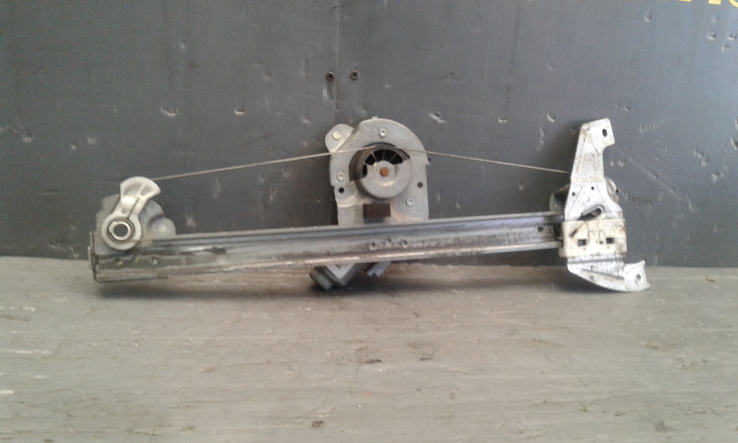 Cremagliera anteriore sinistra Guida TOYOTA Aygo 1 Serie