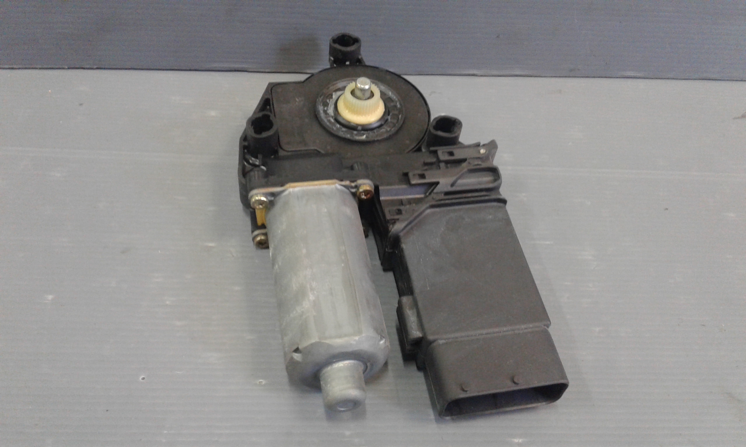 Motorino Alzavetro anteriore destra VOLKSWAGEN Golf 4 Berlina