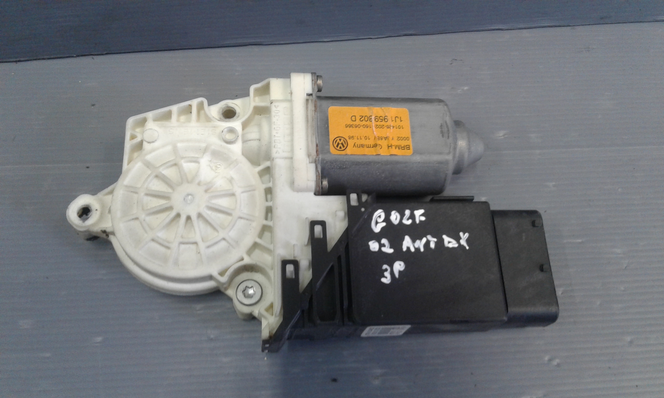 Motorino Alzavetro anteriore destra VOLKSWAGEN Golf 4 Berlina