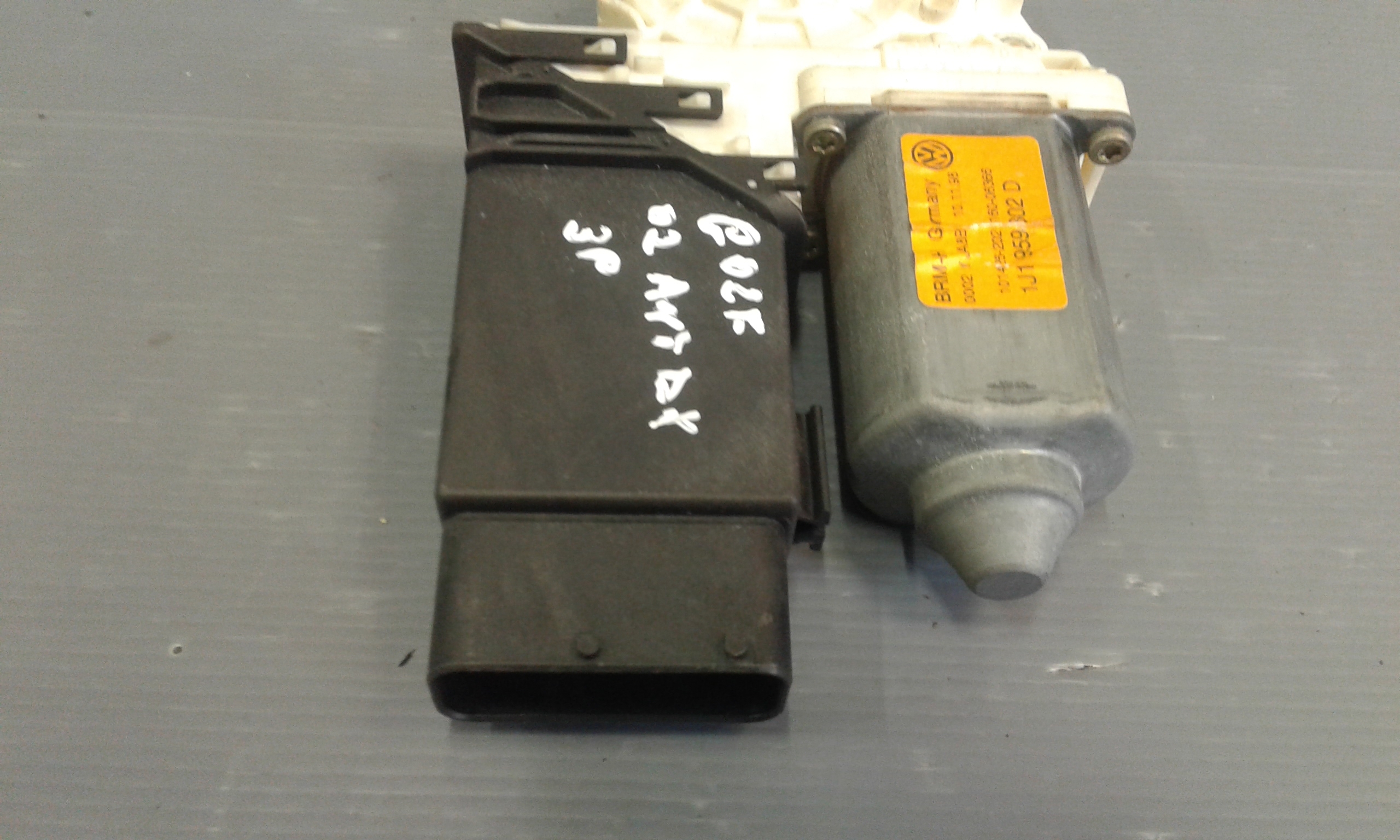 Motorino Alzavetro anteriore destra VOLKSWAGEN Golf 4 Berlina