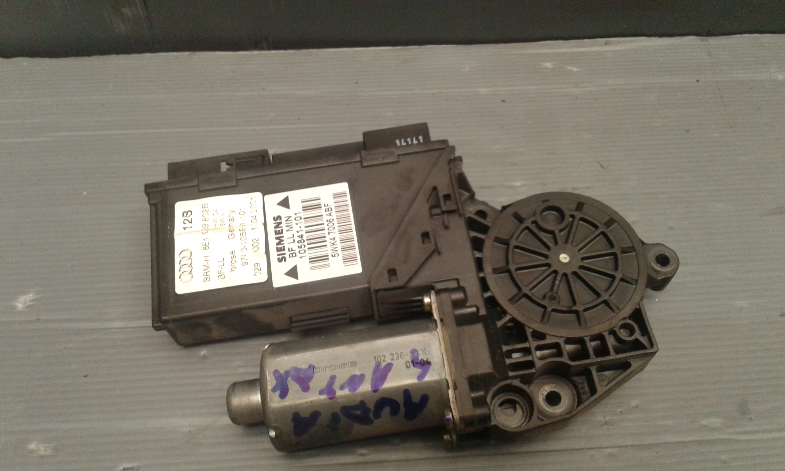 Motorino Alzavetro anteriore destra AUDI A4 Berlina 2 Serie