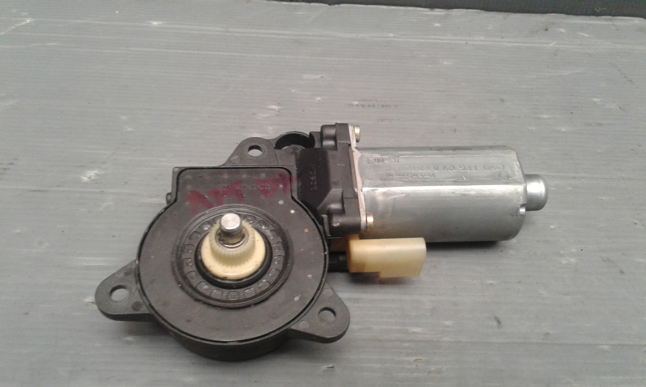 Motorino Alzavetro anteriore destra FORD Fiesta 4 Serie