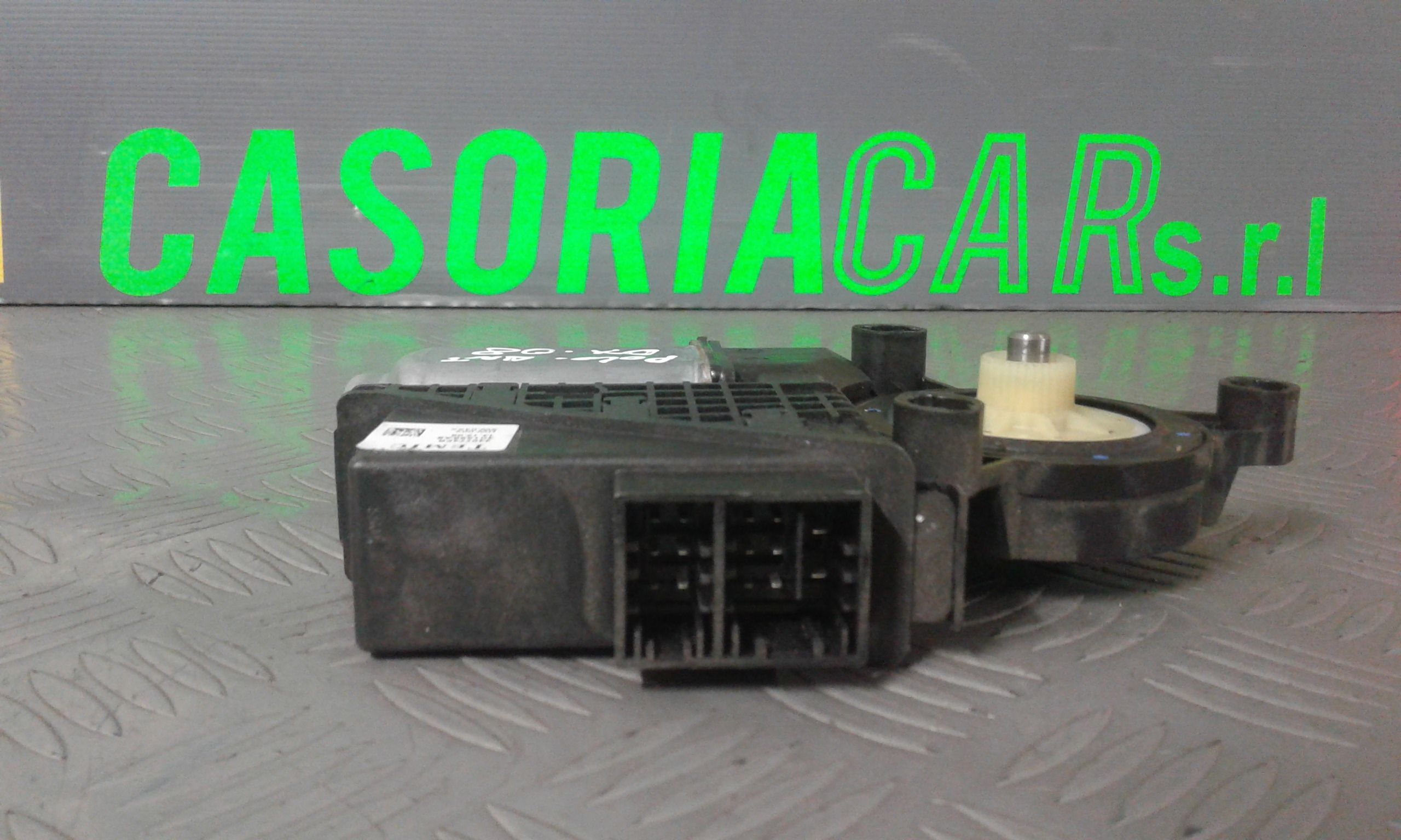 Motorino Alzavetro anteriore destra VOLKSWAGEN Polo 4 Serie