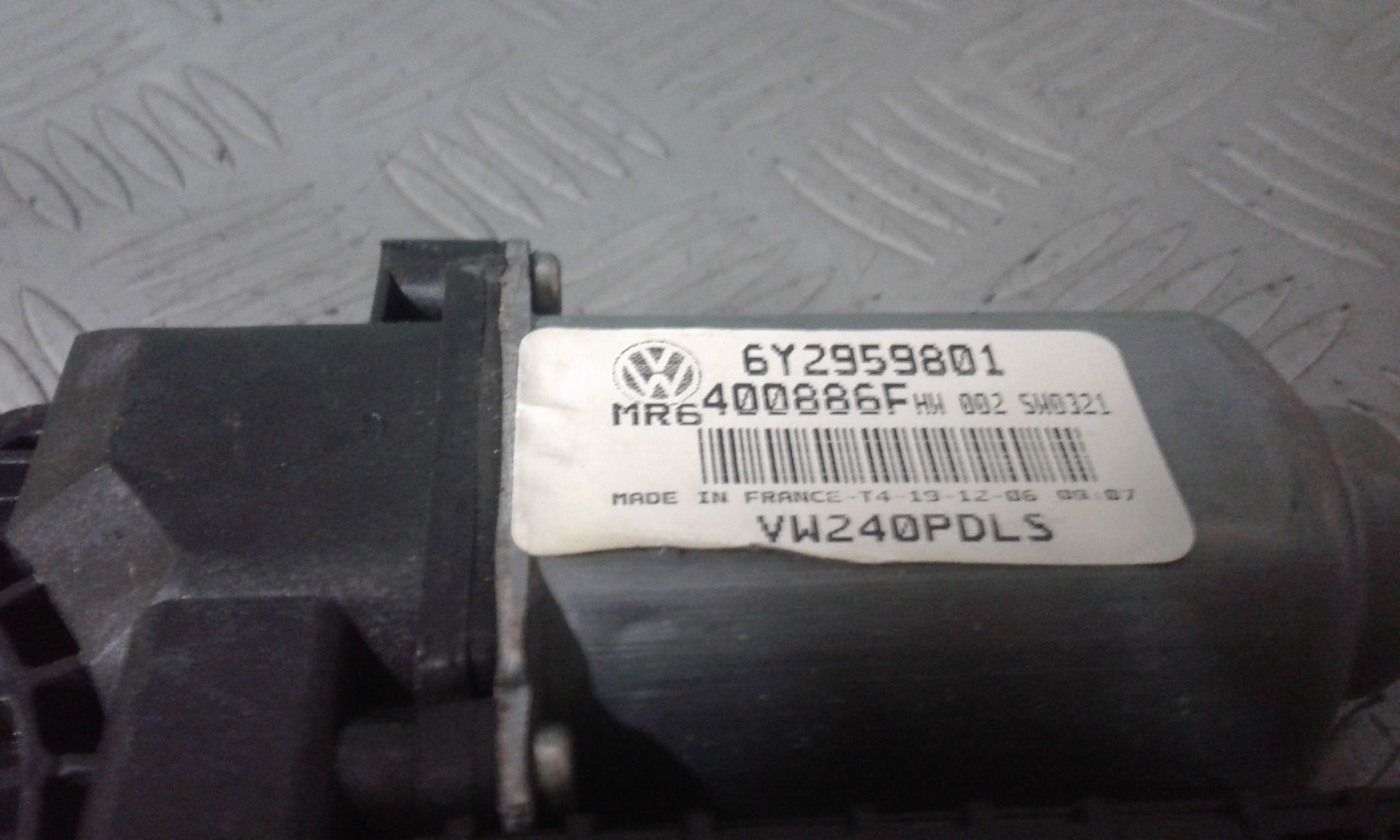 Motorino Alzavetro anteriore destra VOLKSWAGEN Polo 4 Serie