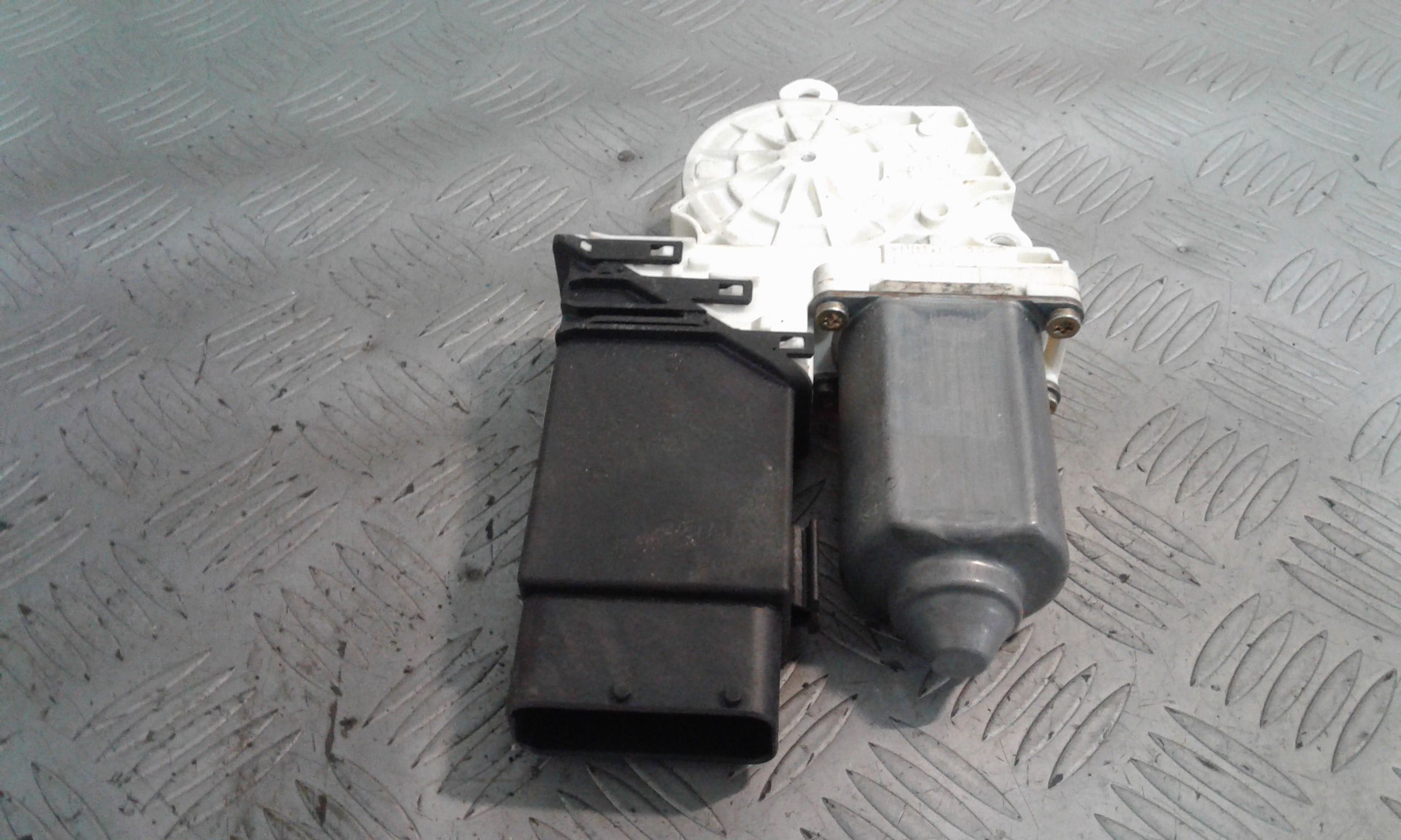 Motorino Alzavetro anteriore destra VOLKSWAGEN Bora Berlina