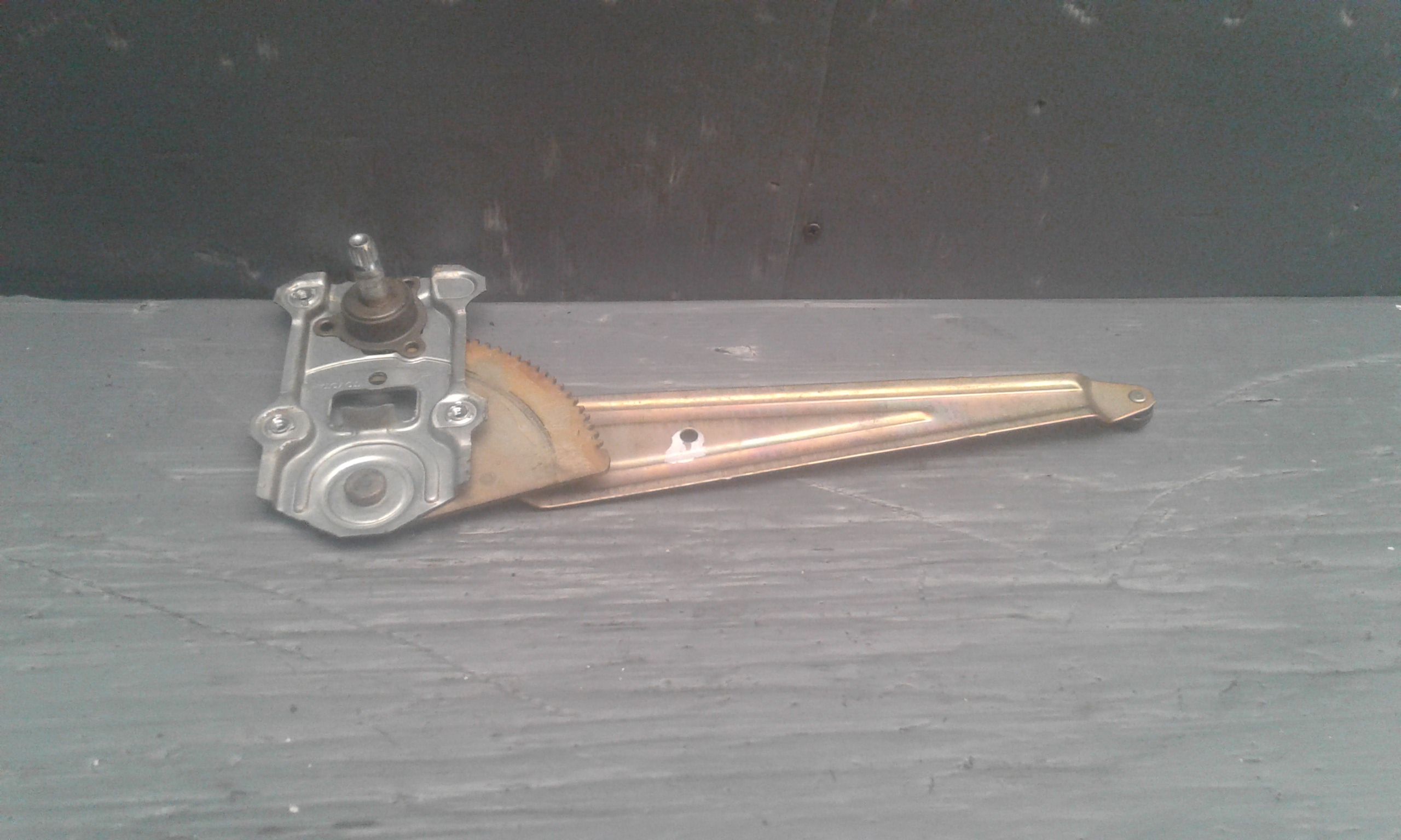 Cremagliera posteriore sinistro guida TOYOTA Yaris 1 Serie