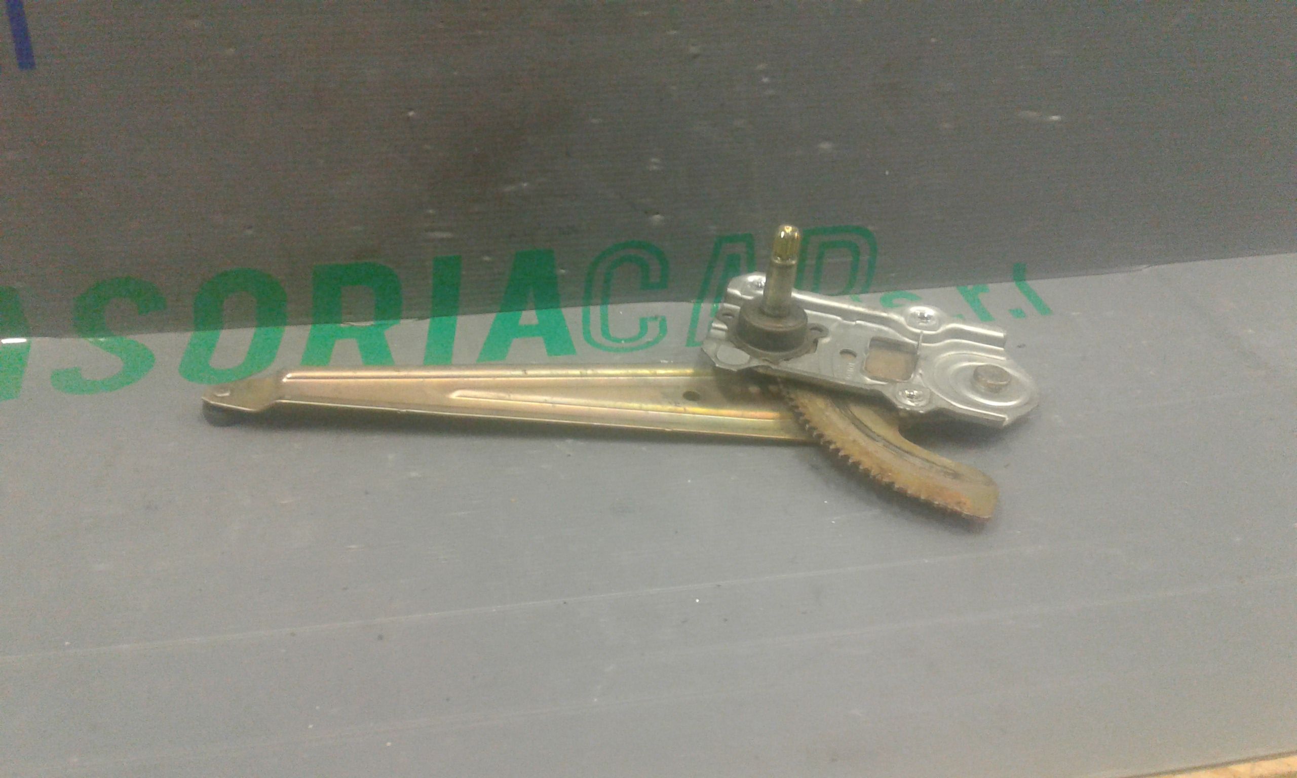 Cremagliera posteriore sinistro guida TOYOTA Yaris 1 Serie