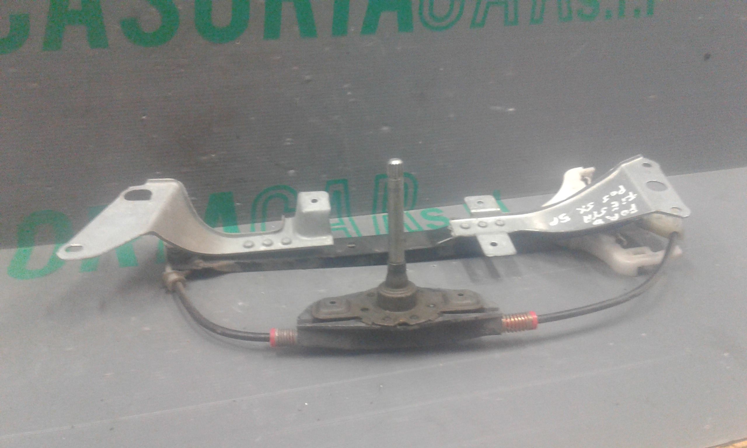 Cremagliera posteriore sinistro guida FORD Fiesta 4 Serie