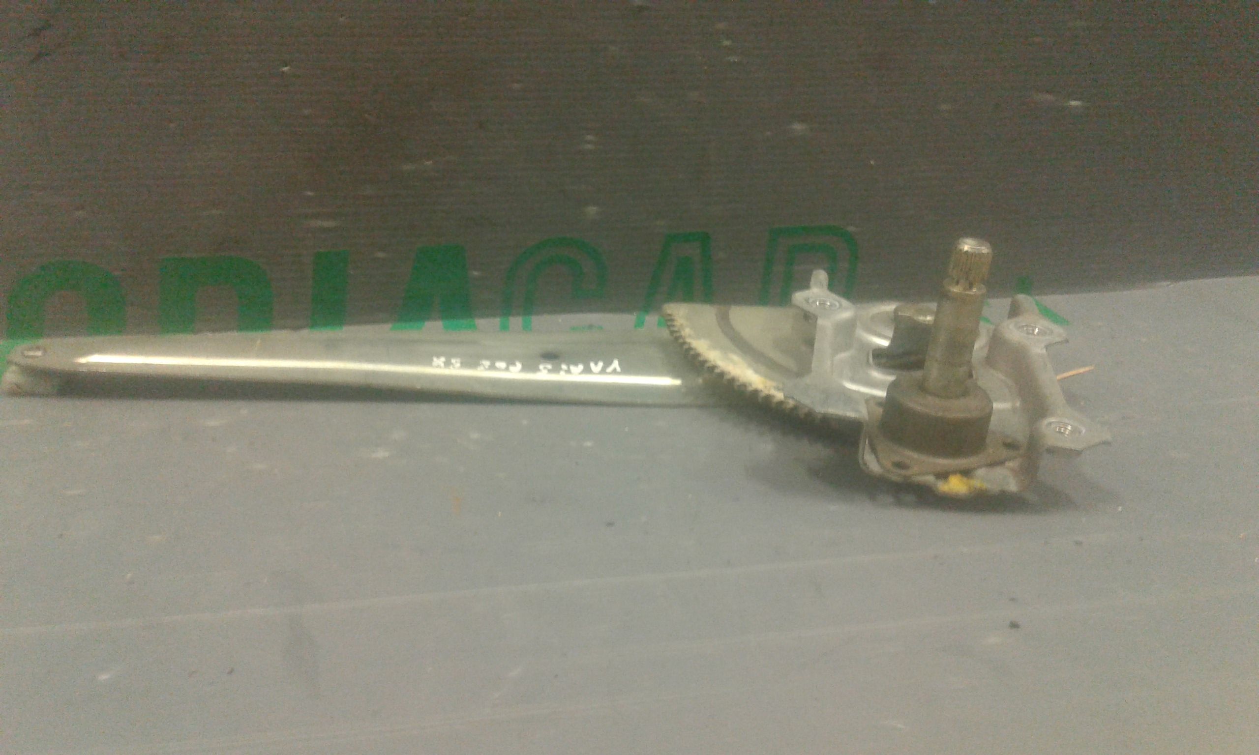 Cremagliera posteriore sinistro guida TOYOTA Yaris 1 Serie