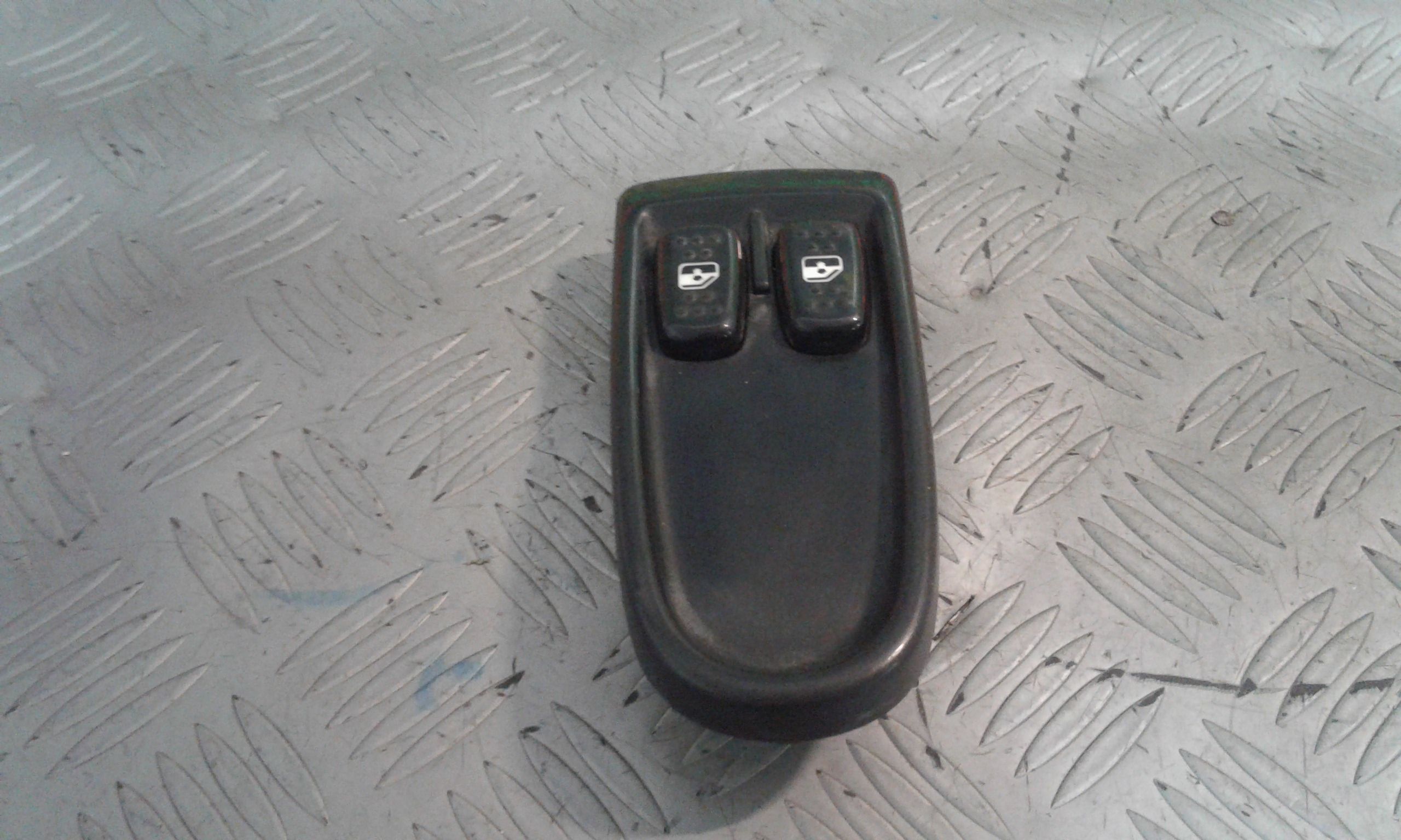 Pulsantiera Anteriore Sinistra Guida IVECO Daily 3 Serie