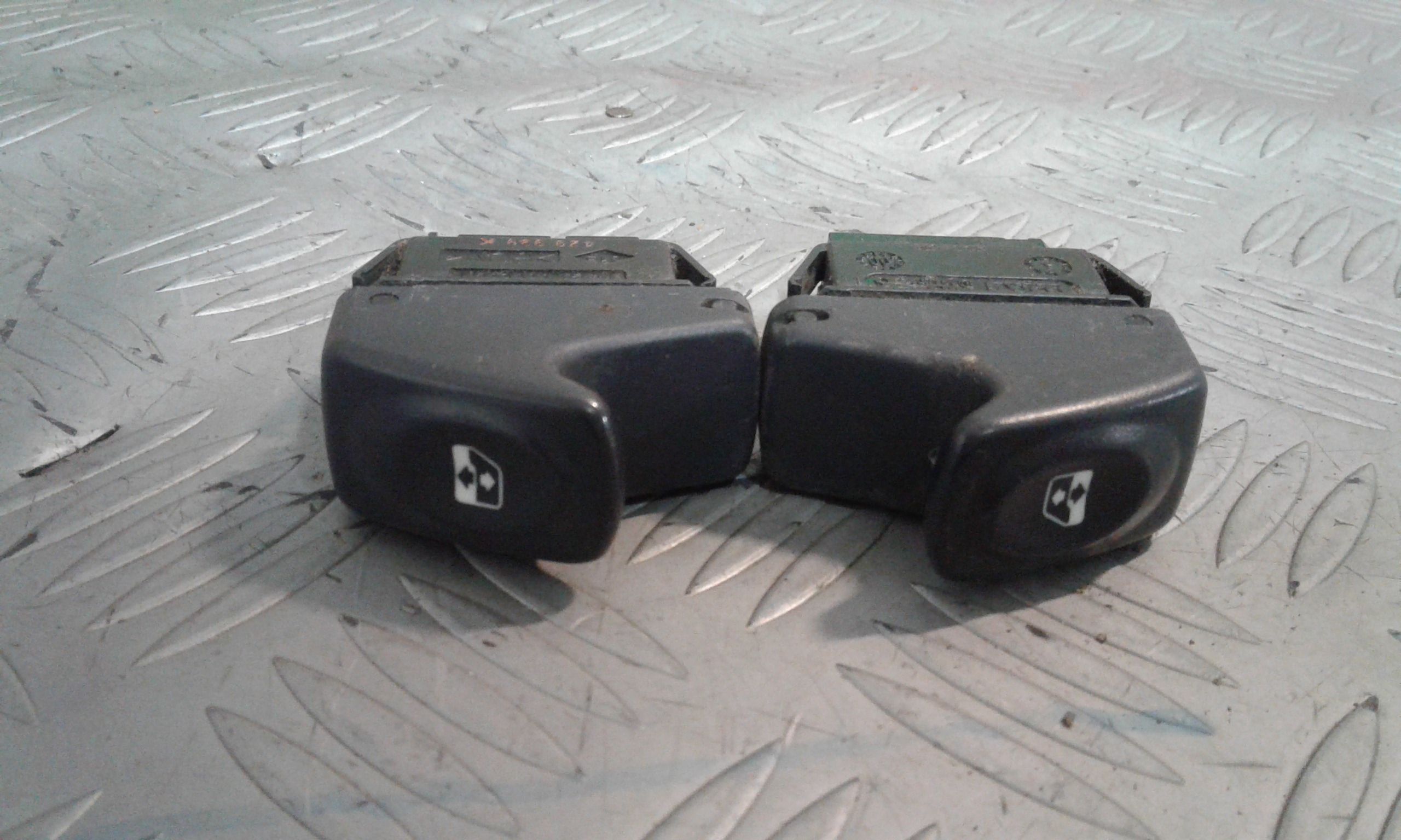 Pulsantiera Anteriore Sinistra Guida RENAULT Megane l 1 Serie