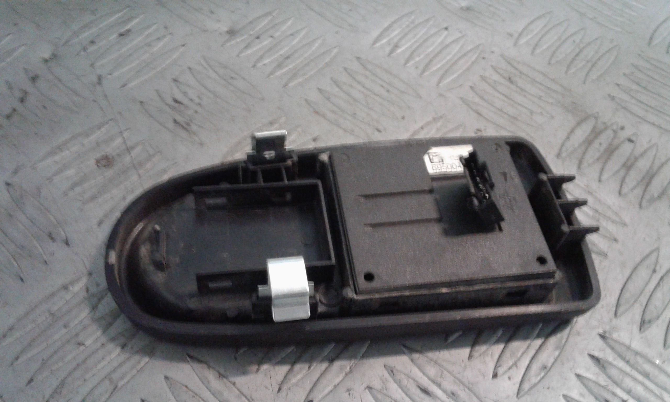 Pulsantiera Anteriore Sinistra Guida IVECO Daily 4 Serie