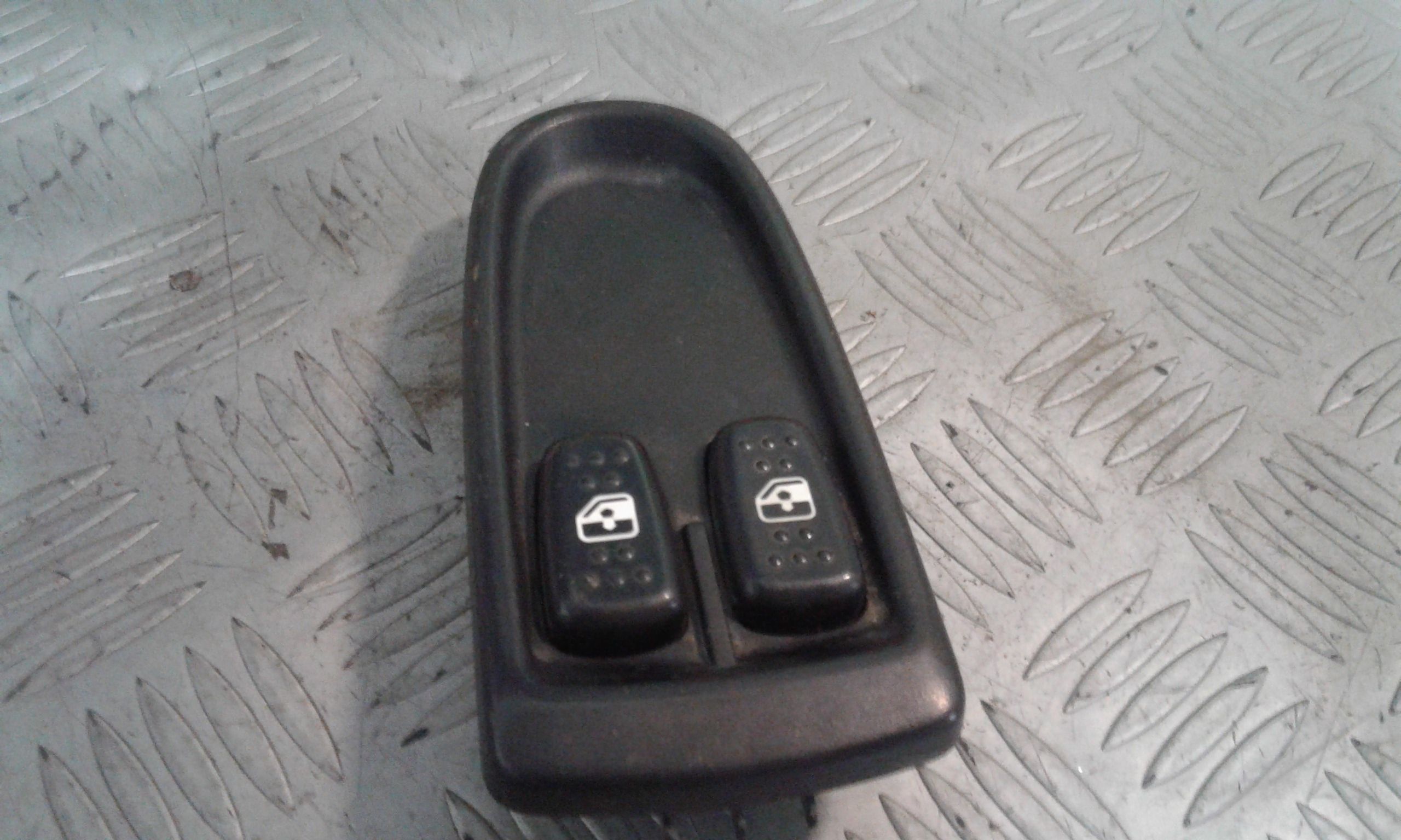 Pulsantiera Anteriore Sinistra Guida IVECO Daily 4 Serie