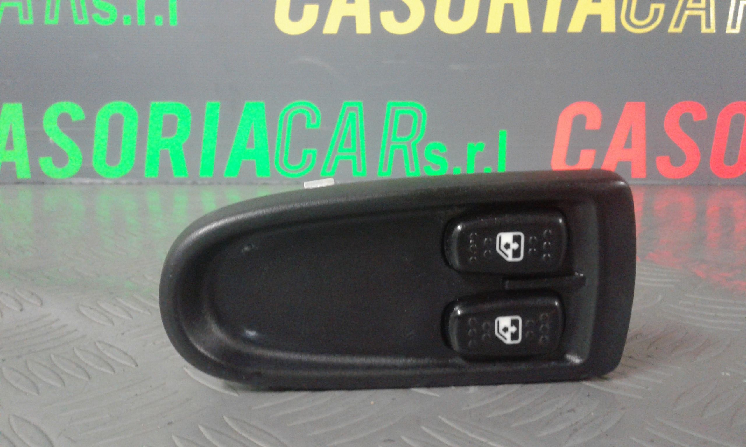 Pulsantiera Anteriore Sinistra Guida IVECO Daily 4 Serie